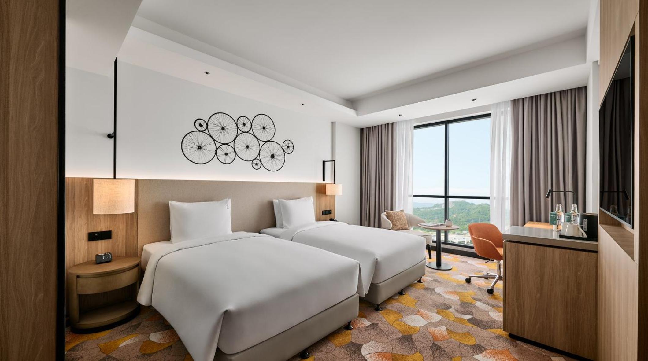 Premium Twin Room photo 2