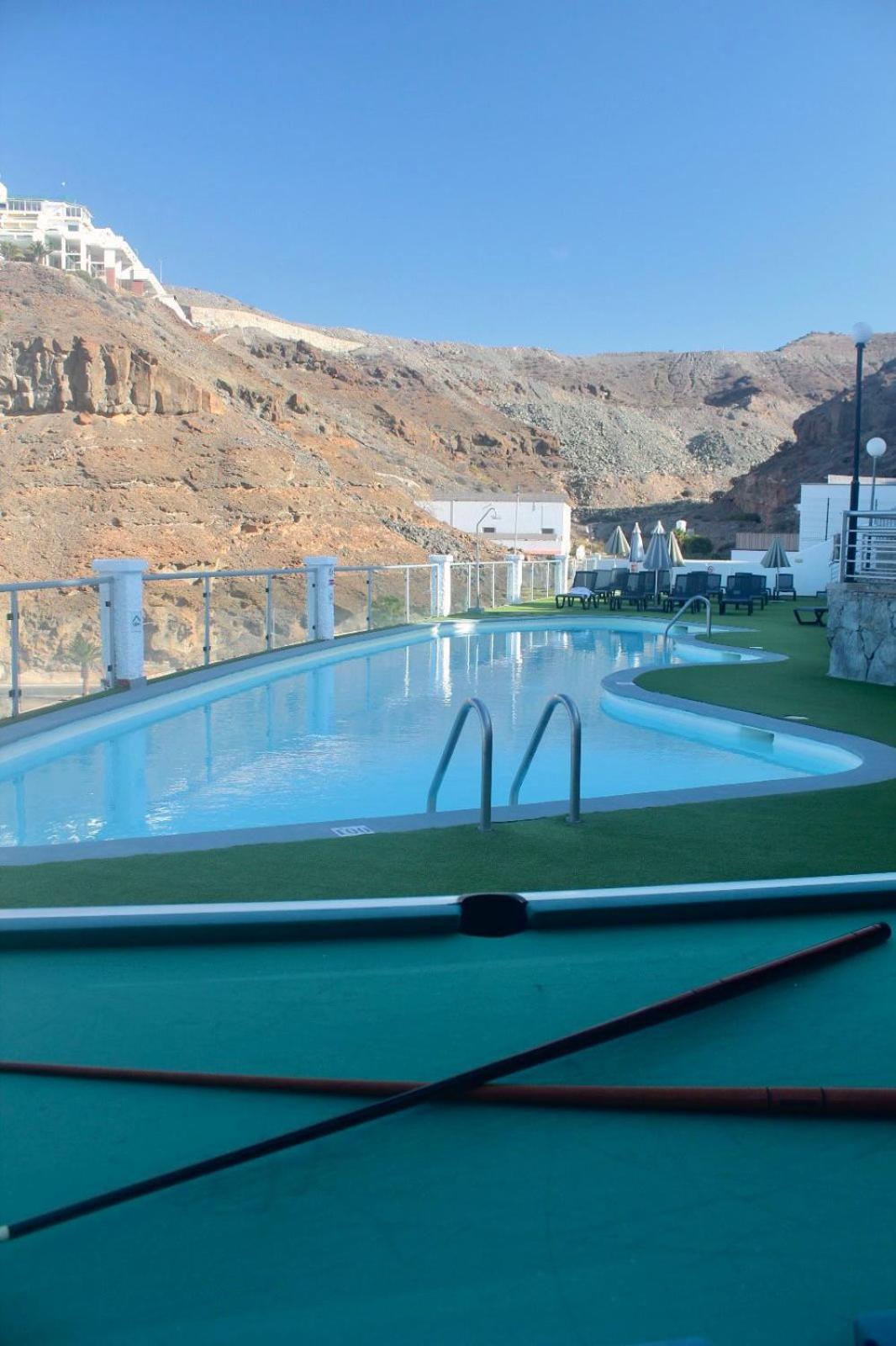 Apartment with Pool View
