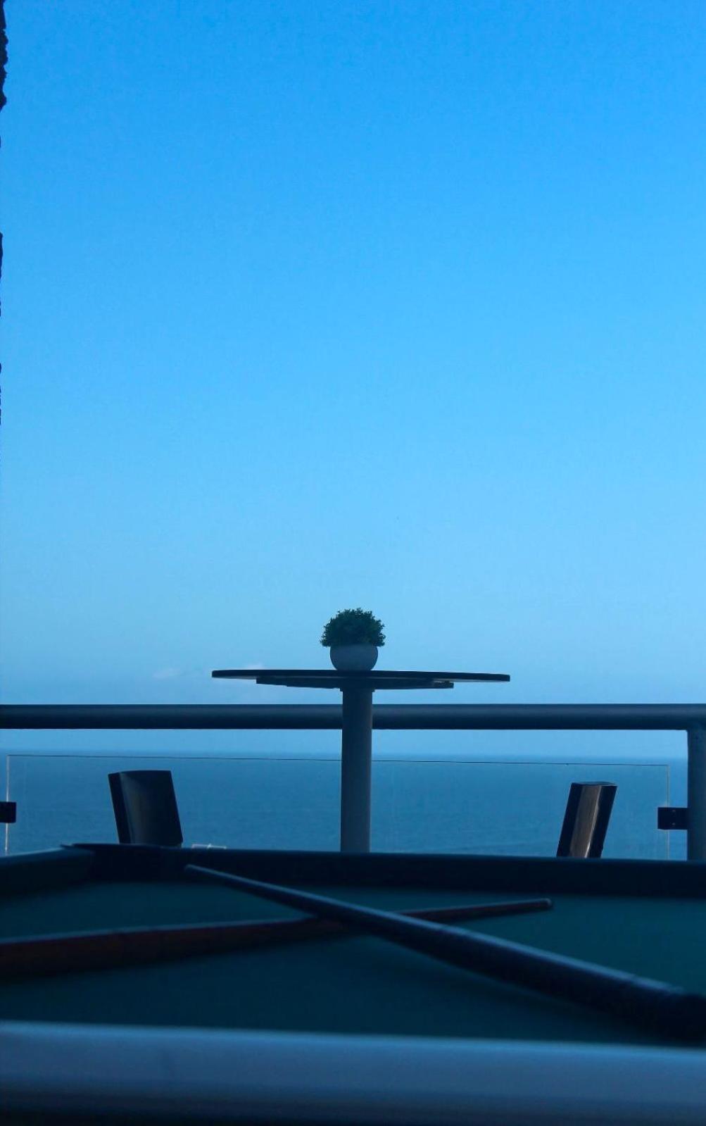 Apartment with Pool View