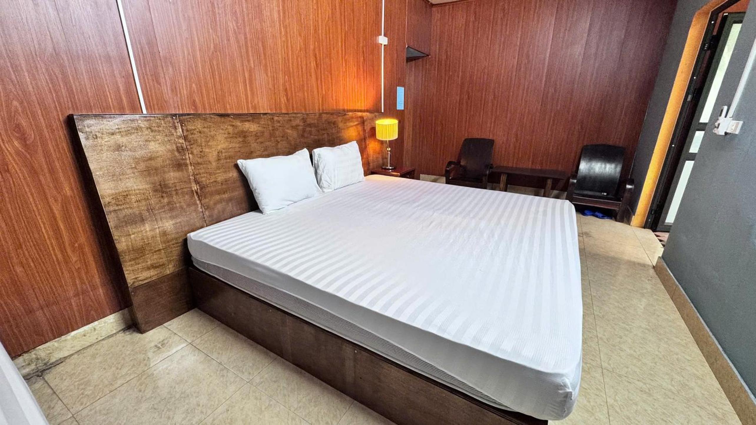 Deluxe Double or Twin Room with Pool View photo 3