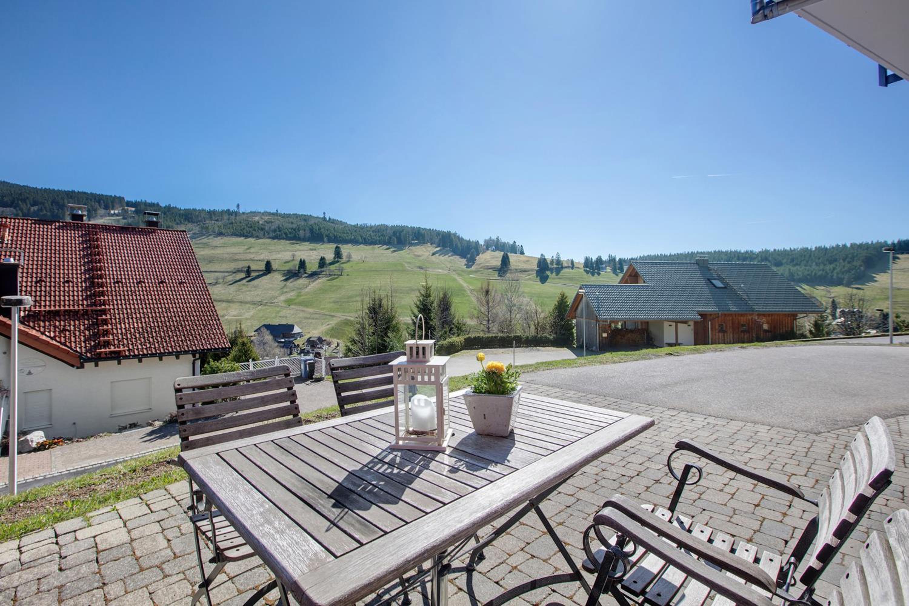 One-Bedroom Apartment with Garden View photo 2