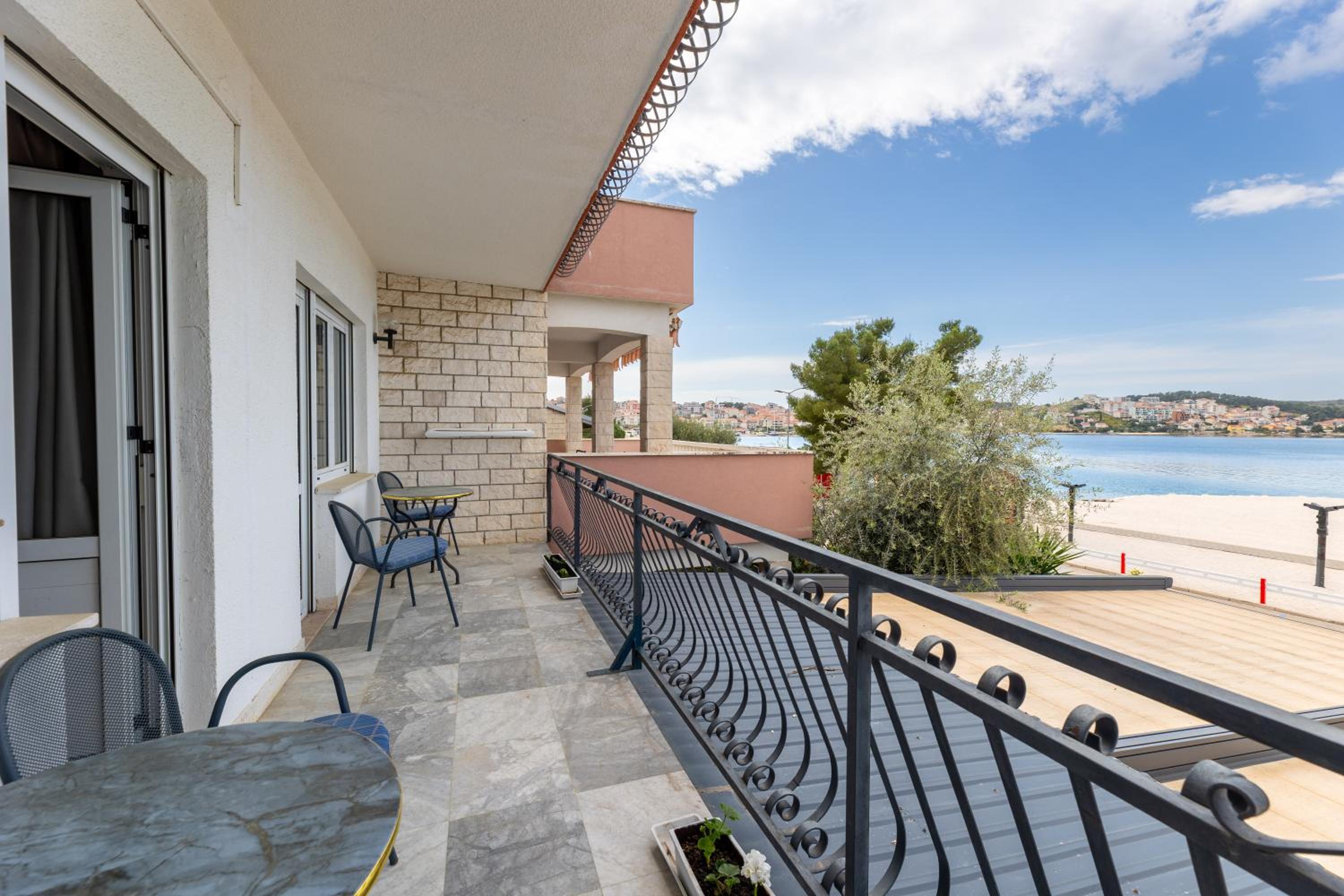 Deluxe Double Room with Balcony and Sea View