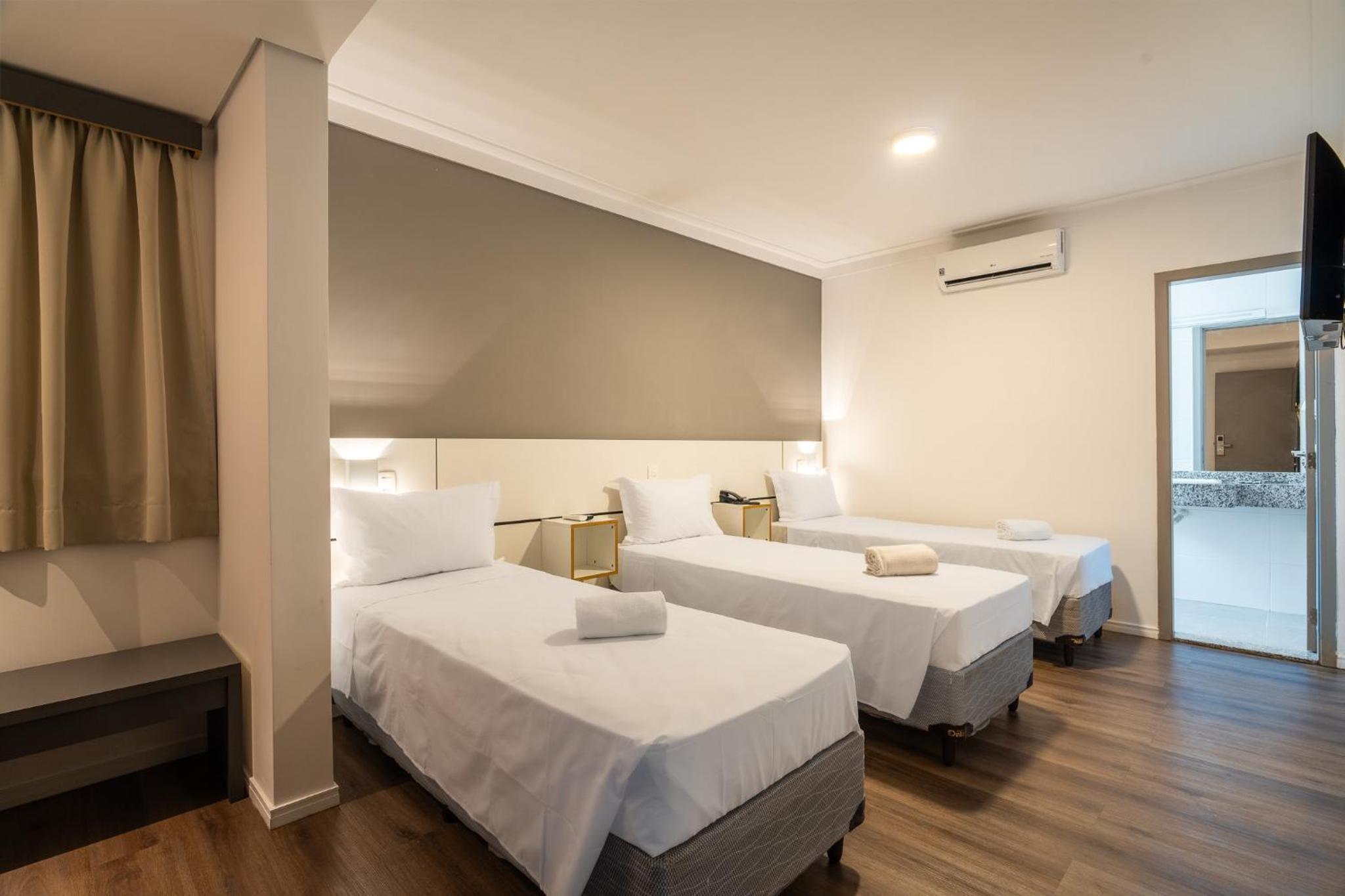 Uniclass Hotel Lapa — Standard Triple Room
