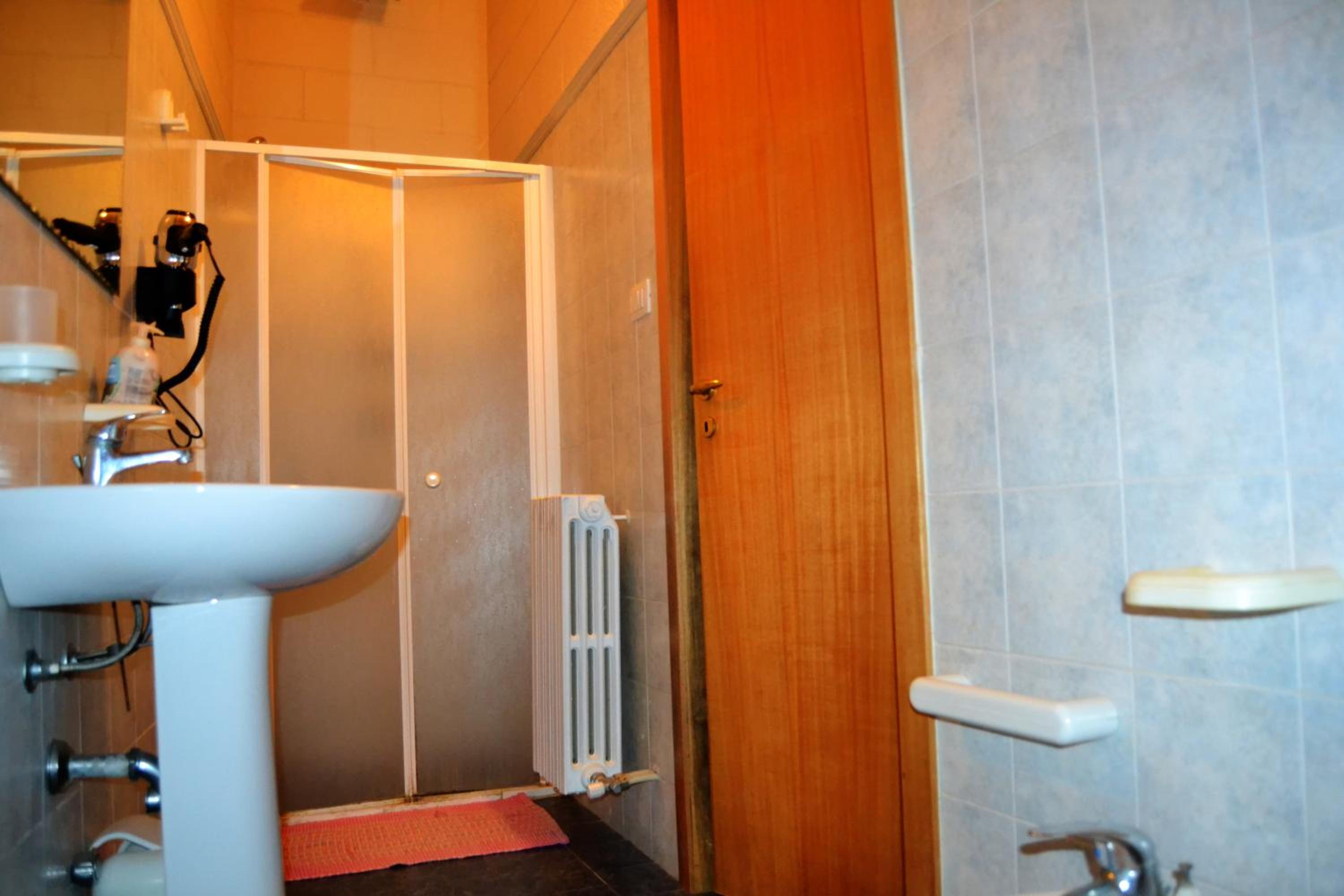 Double Room - Photo 22