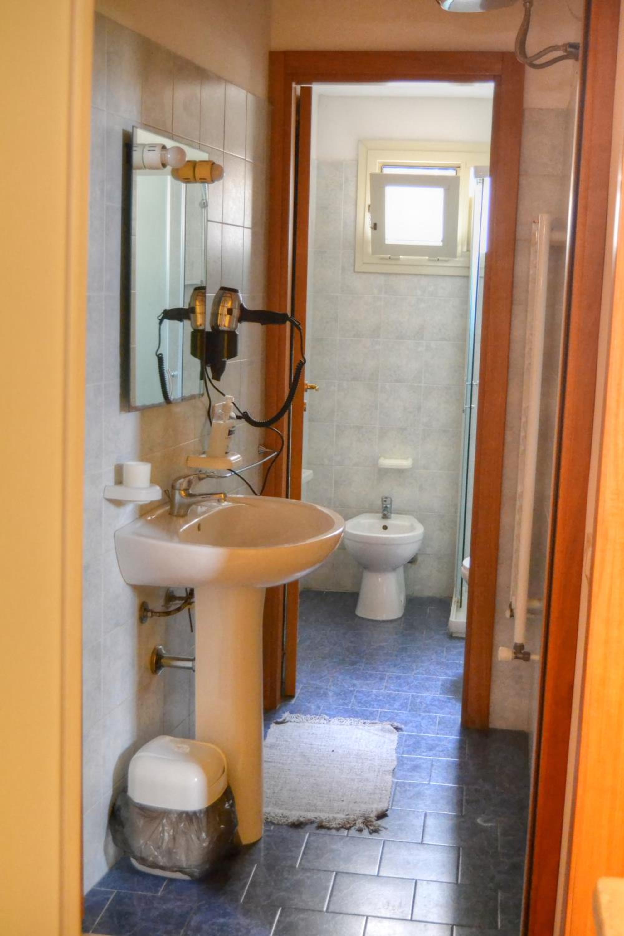 Double Room - Photo 23