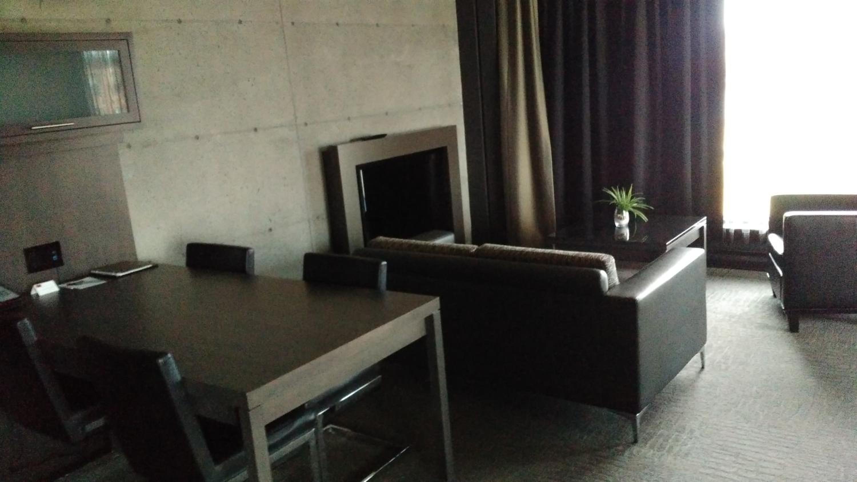 Two-Bedroom Apartment with Lake View - Photo 4
