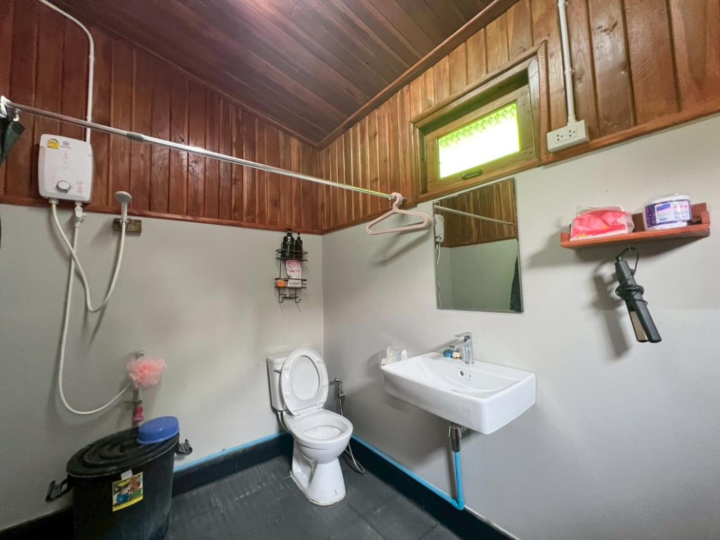 Budget Double Room - Photo 4