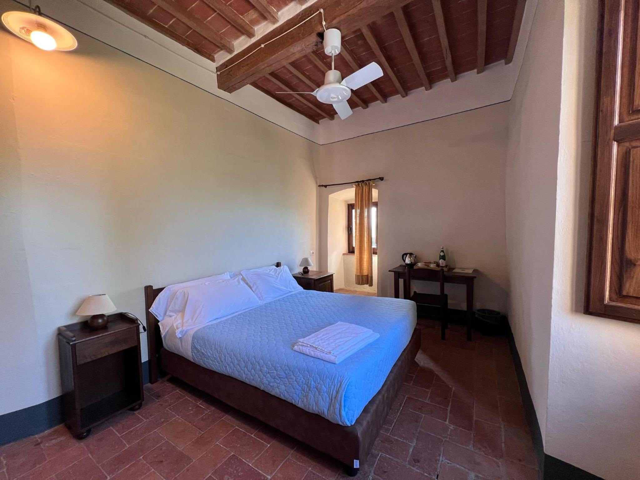 Double Room - Photo 5