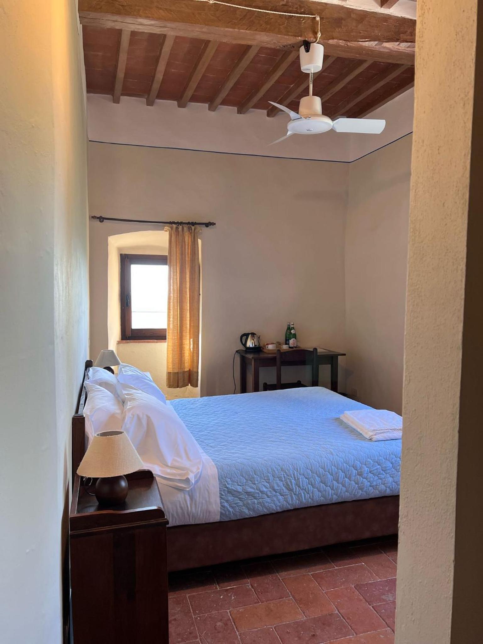 Double Room - Photo 6