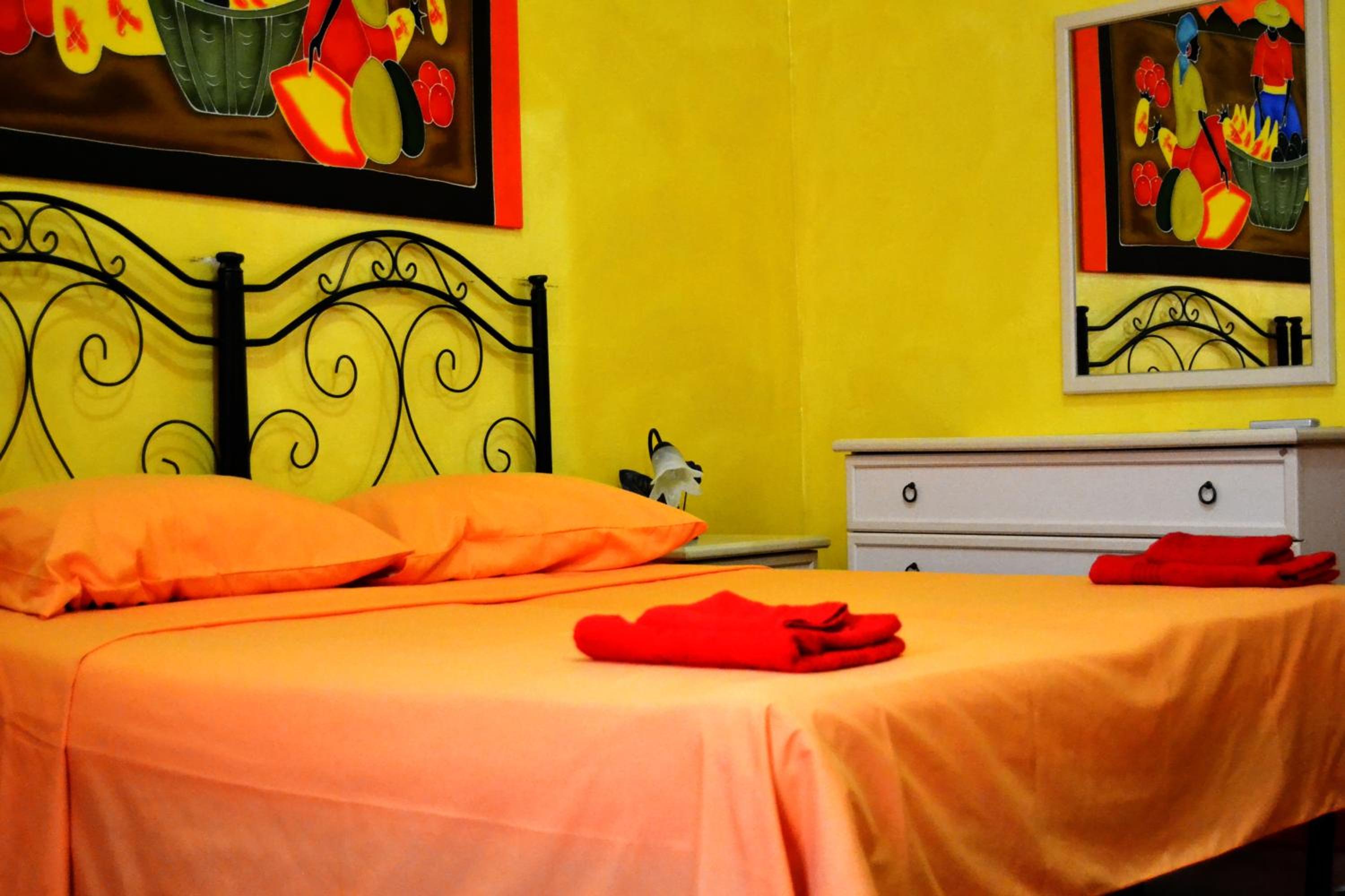 Double Room - Photo 5