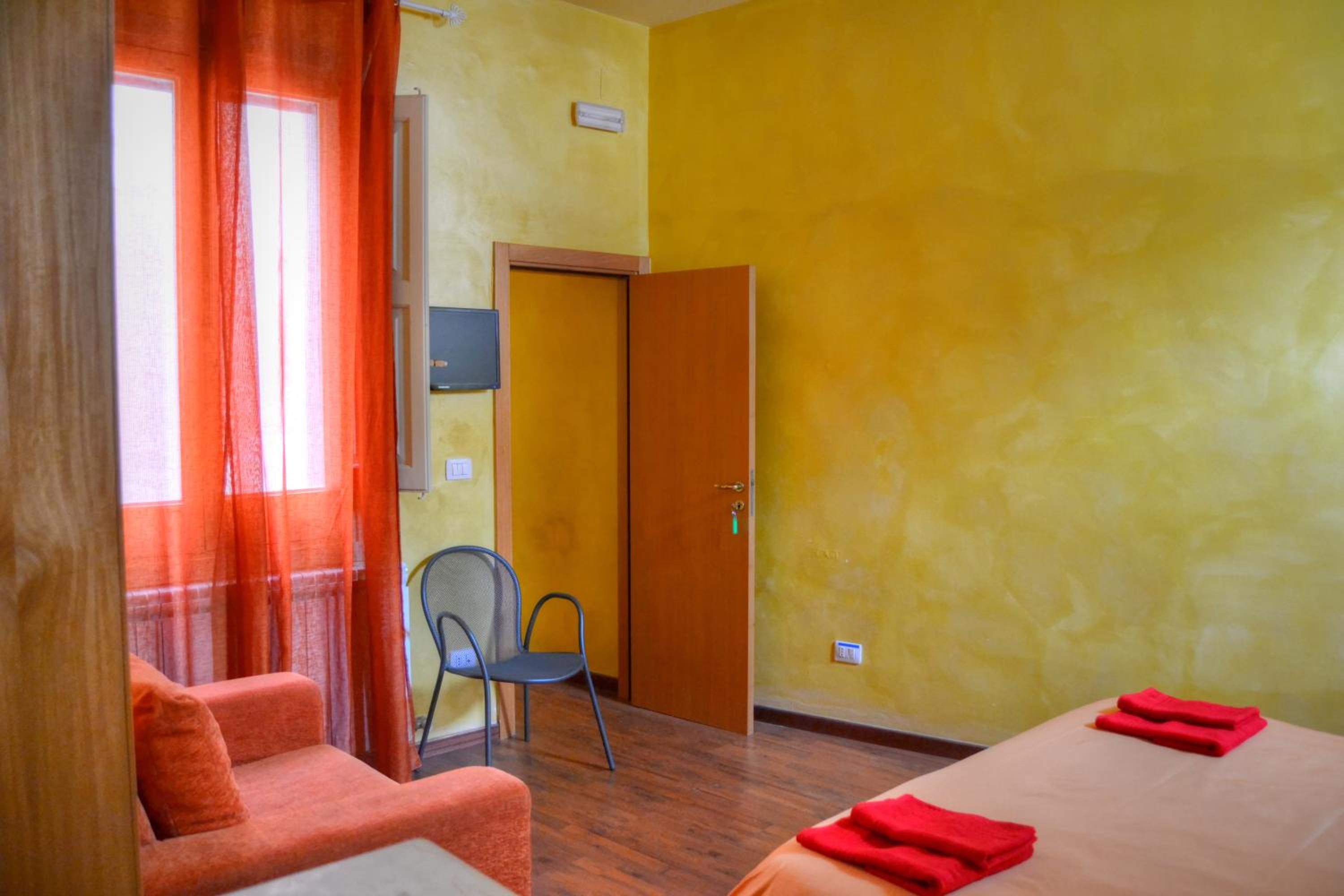 Double Room - Photo 19