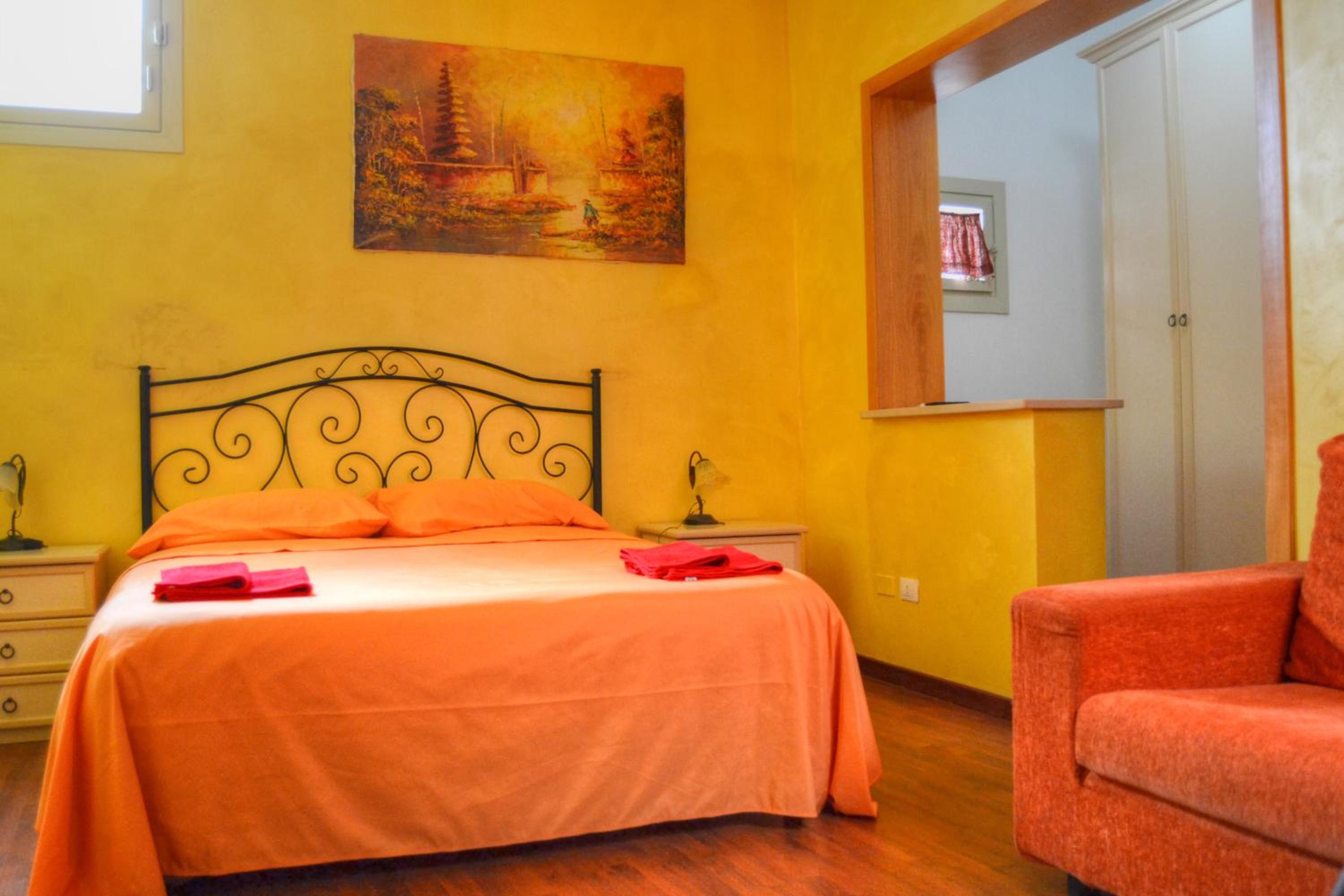Double Room - Photo 8