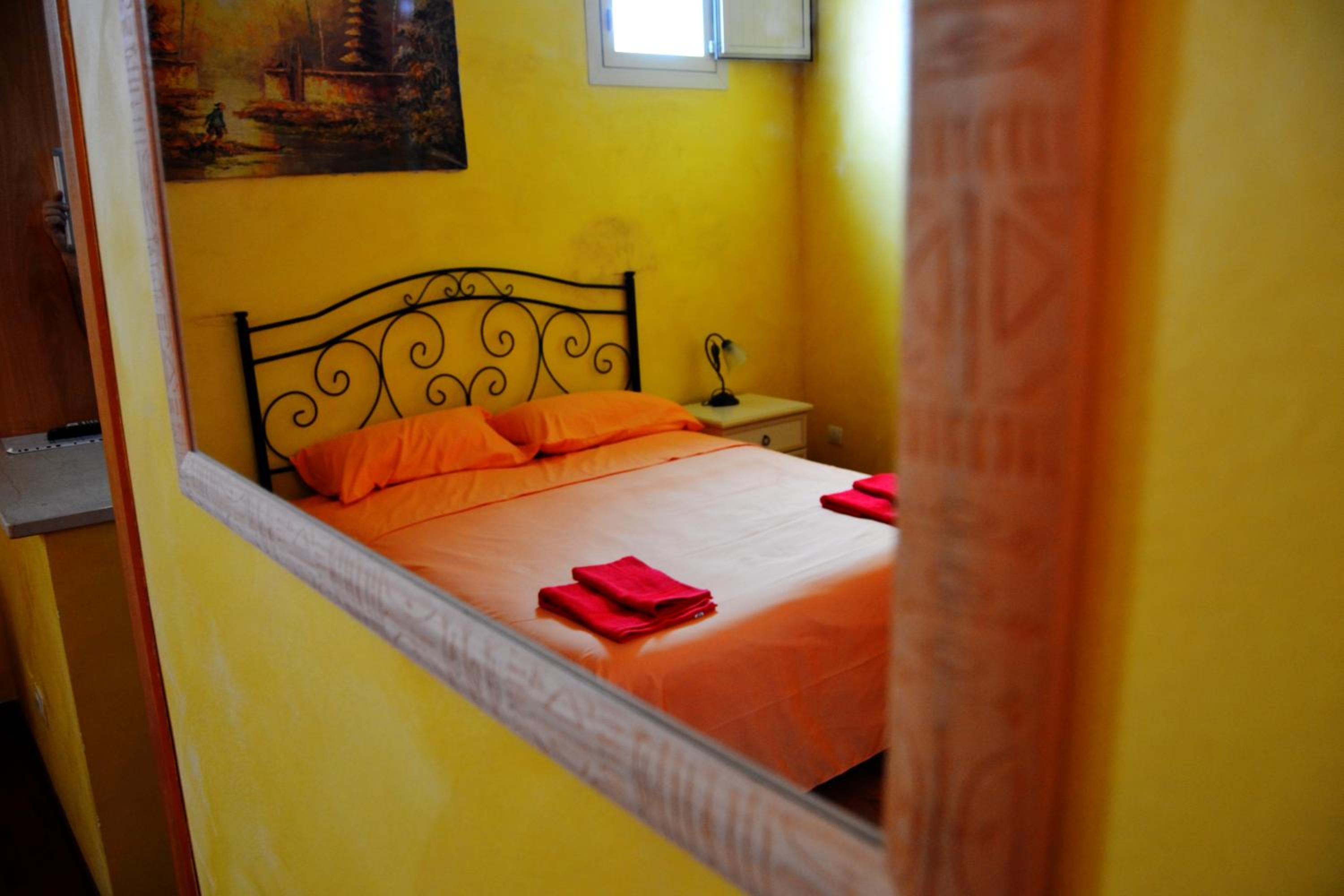 Double Room - Photo 10