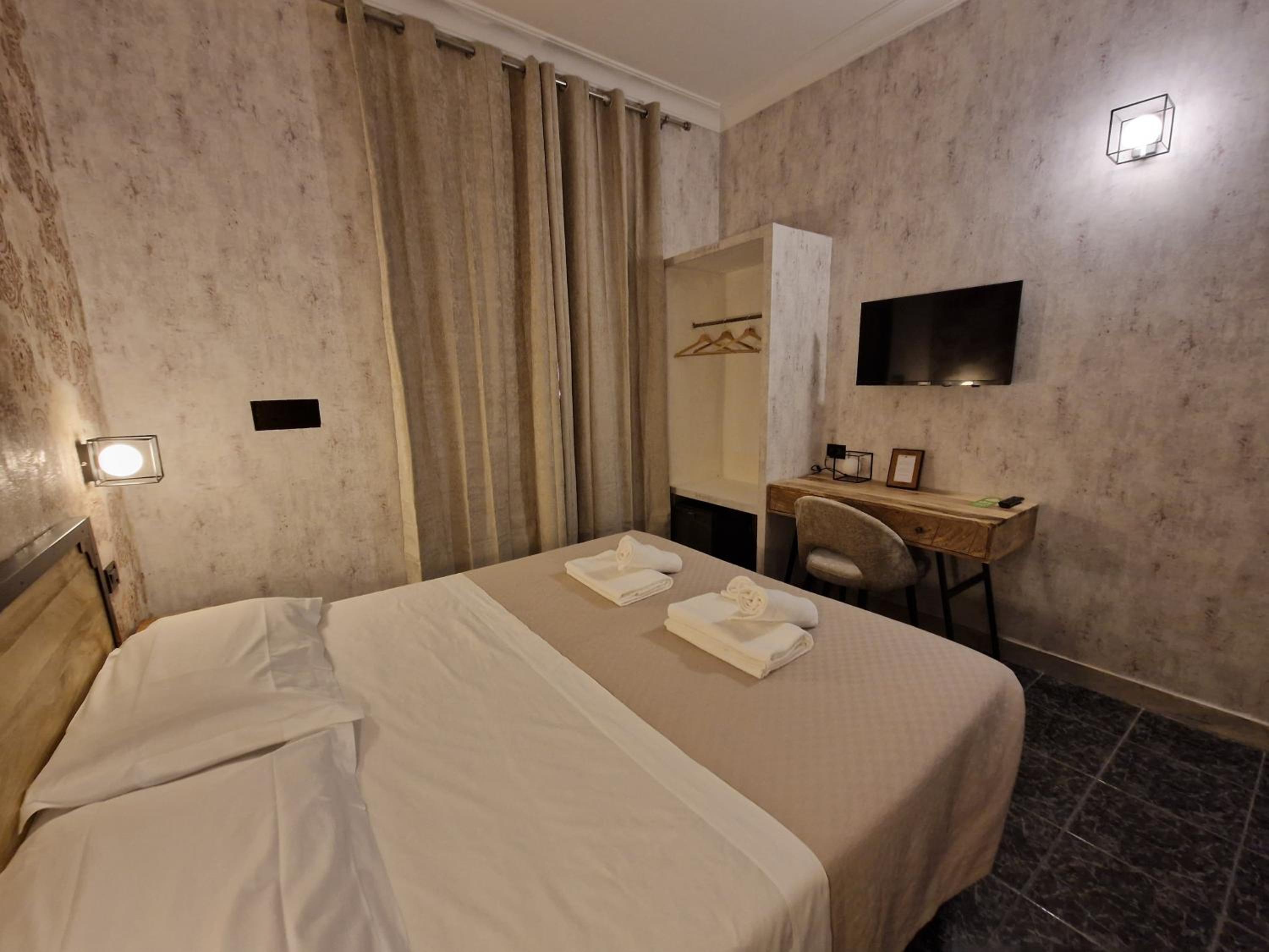 Economy Double or Twin Room photo 2