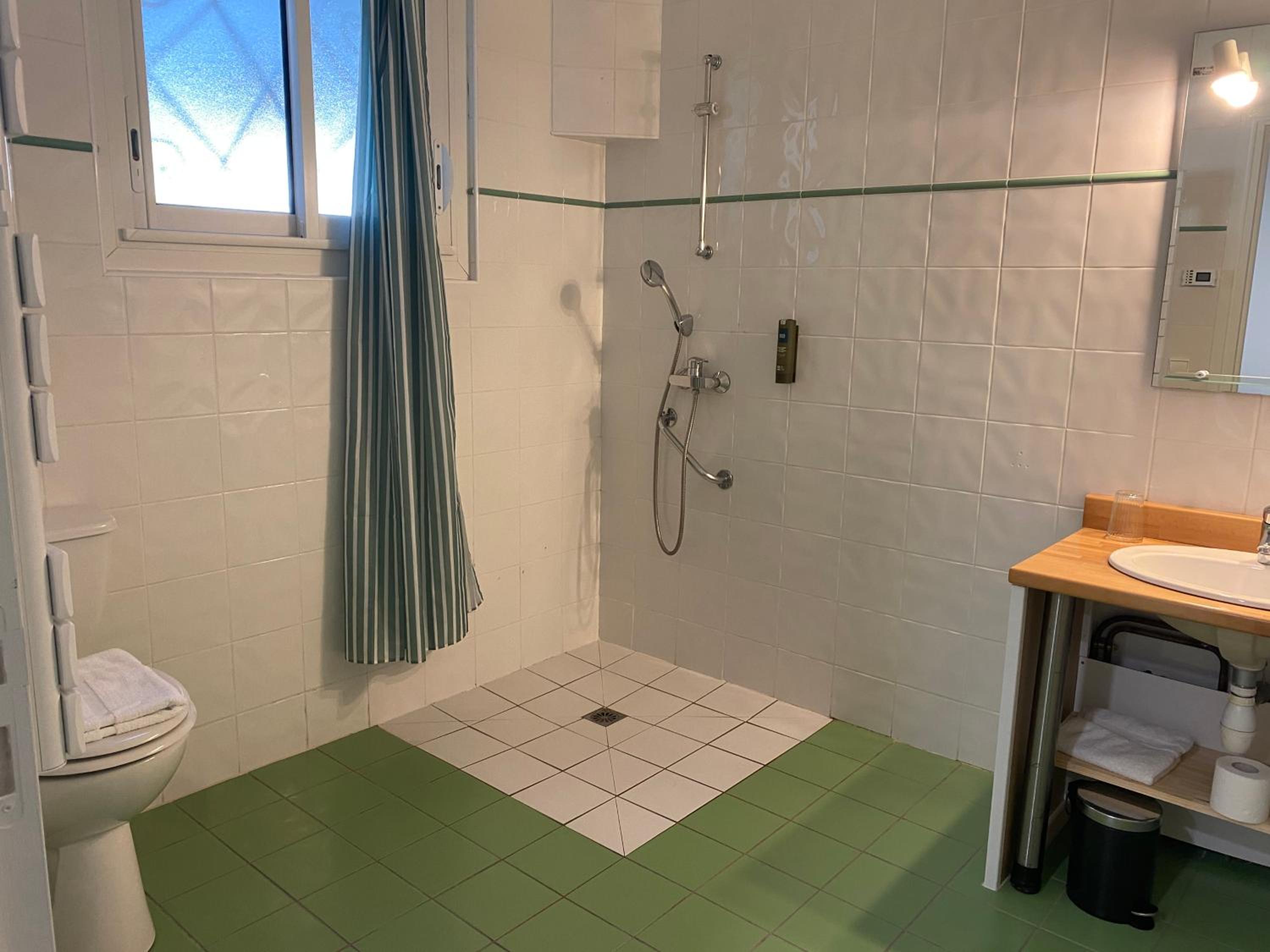 Double Room - Disability Access - Photo 2