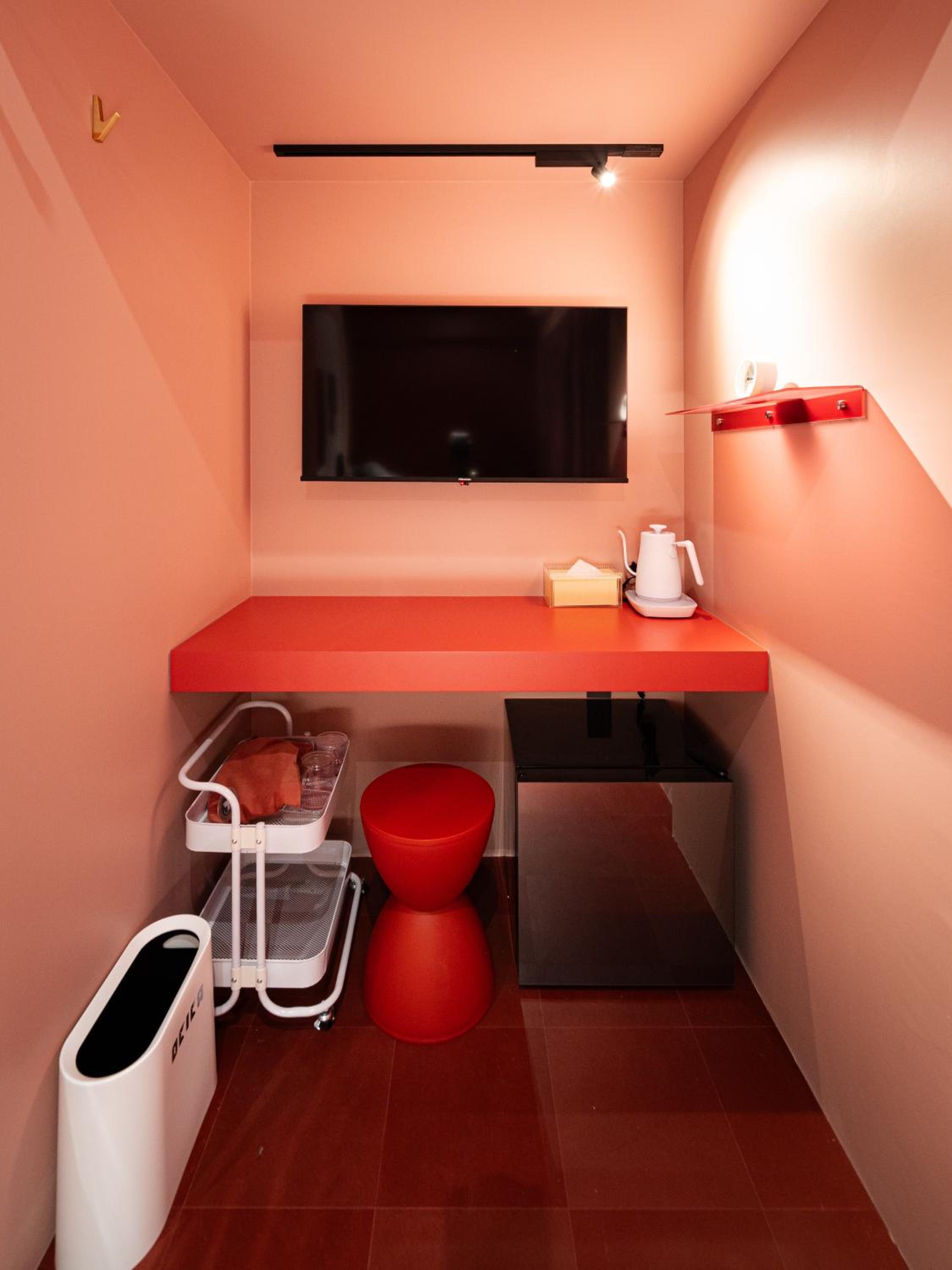 Double Room Red with Shared Bathroom photo 2