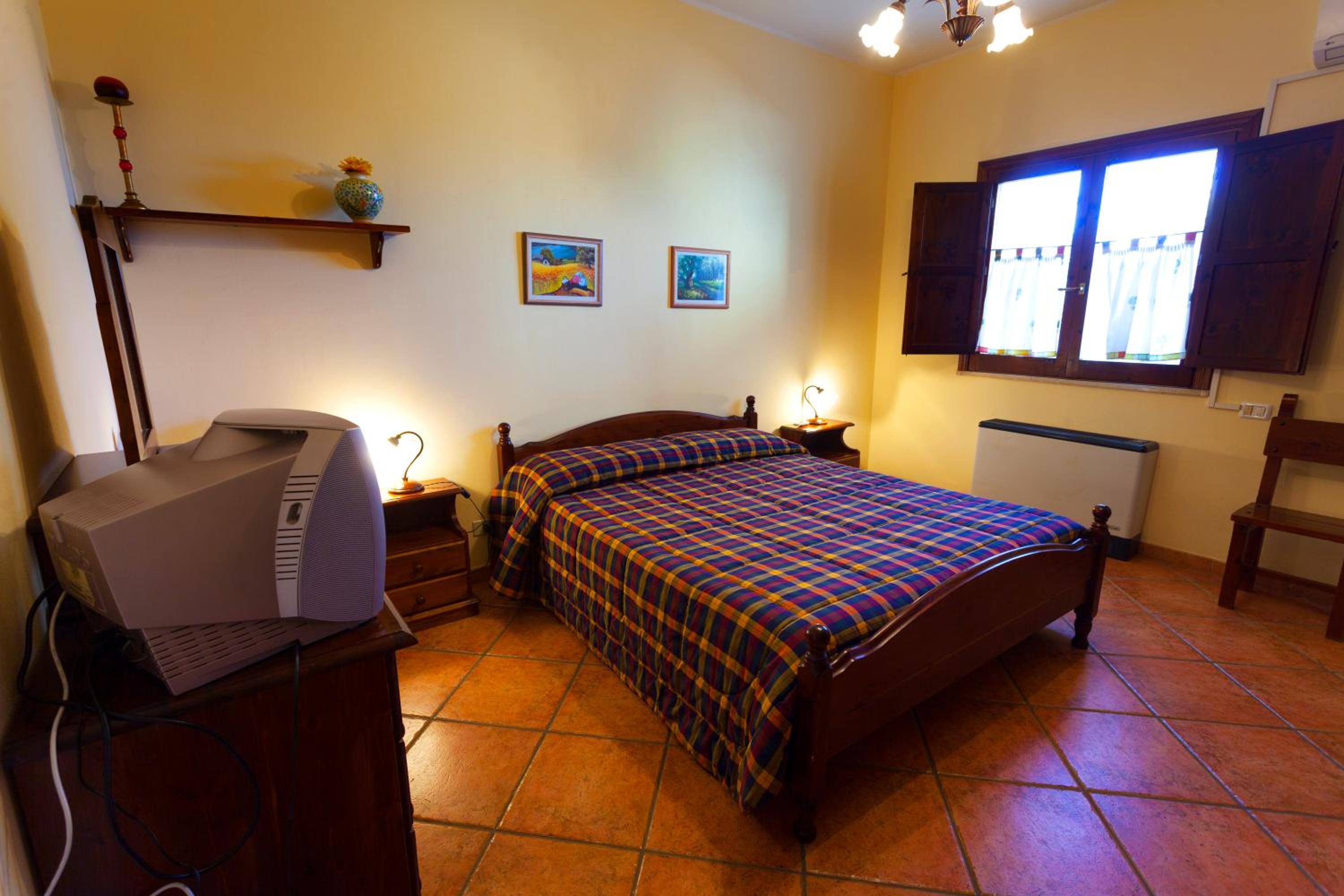 Double Room with Private Bathroom photo 3