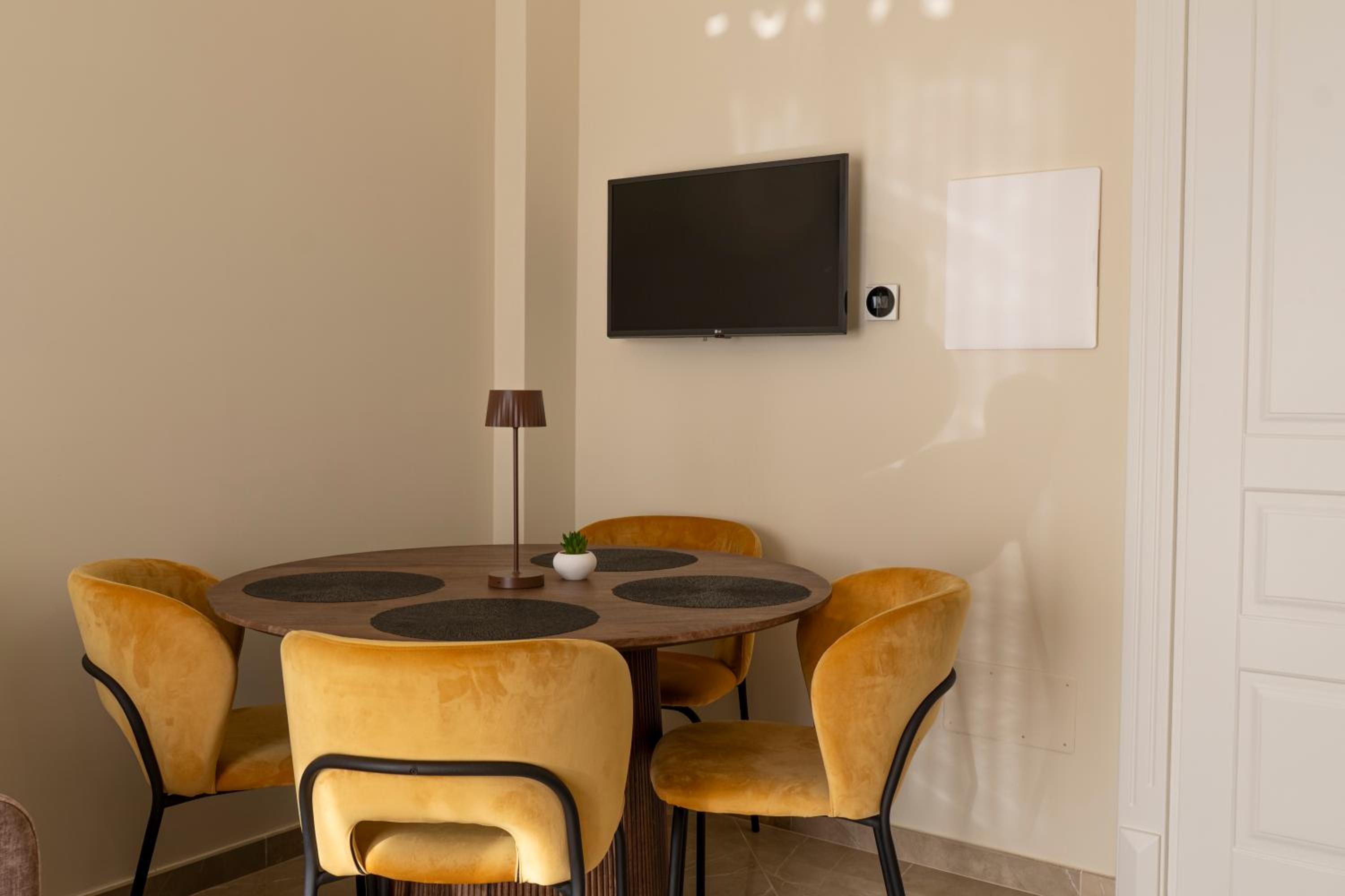 Suite Apartment