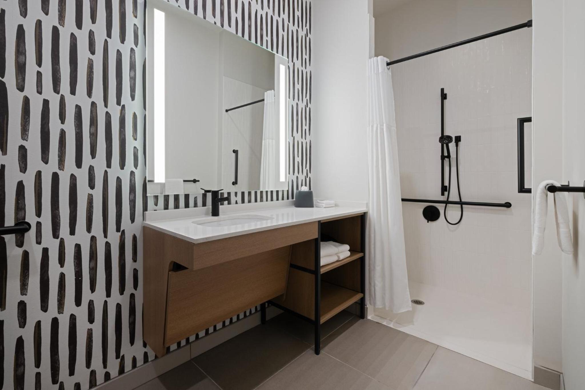 Studio King Suite with Roll In Shower - Mobility Accessible photo 2