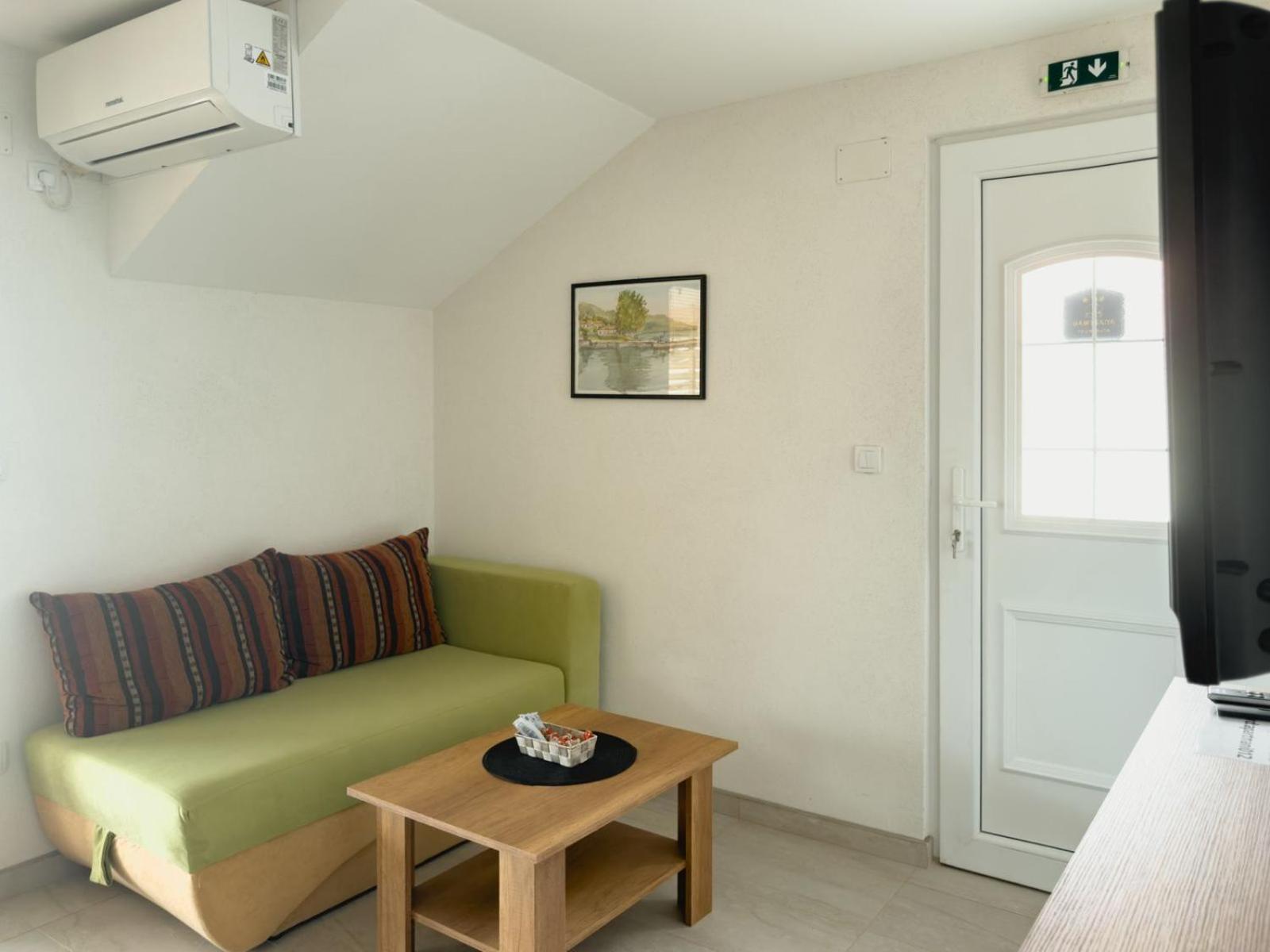 One-Bedroom Apartment with River View photo 1
