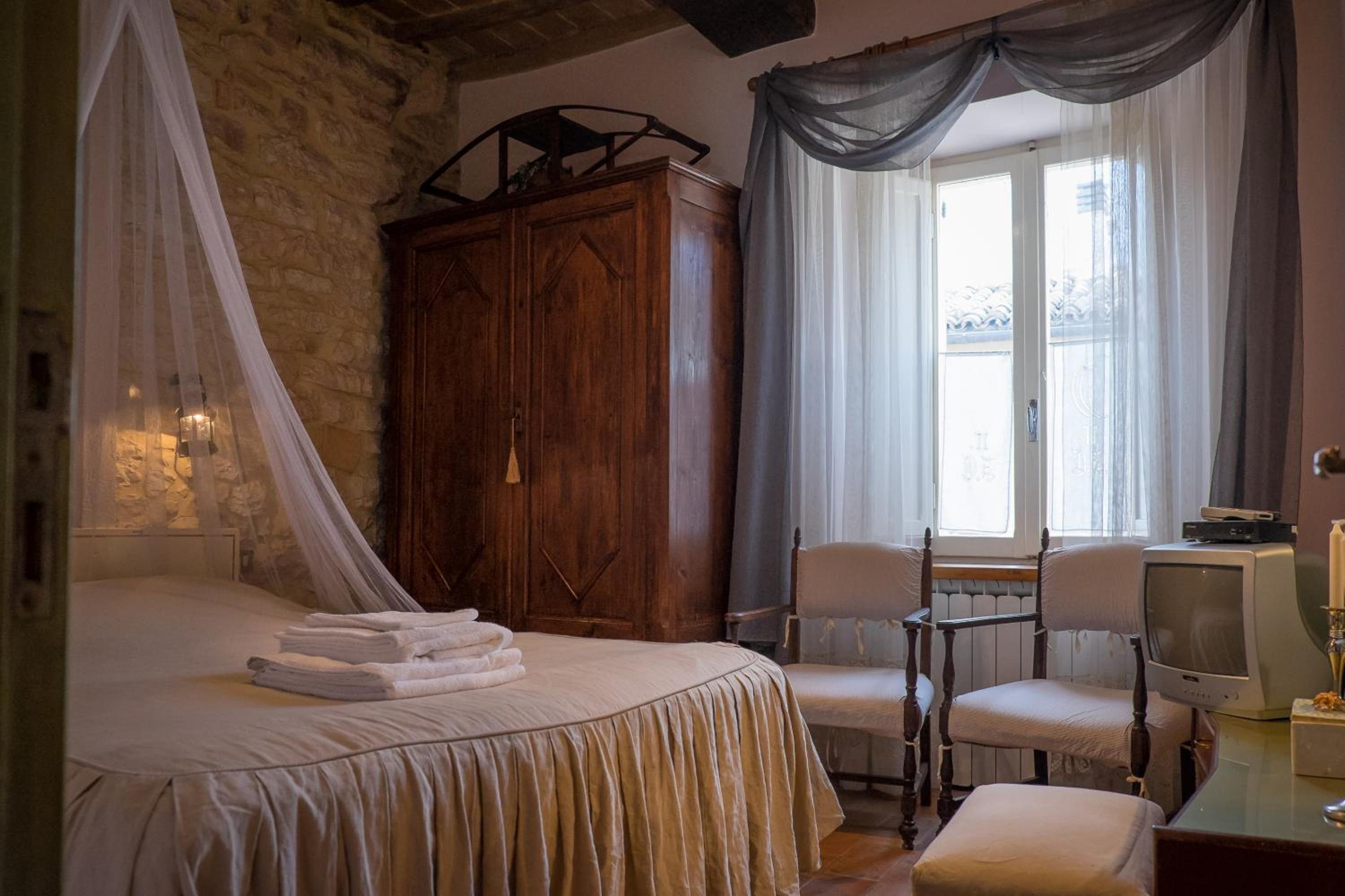 Two-Bedroom Apartment with Terrace - Split Level photo 2