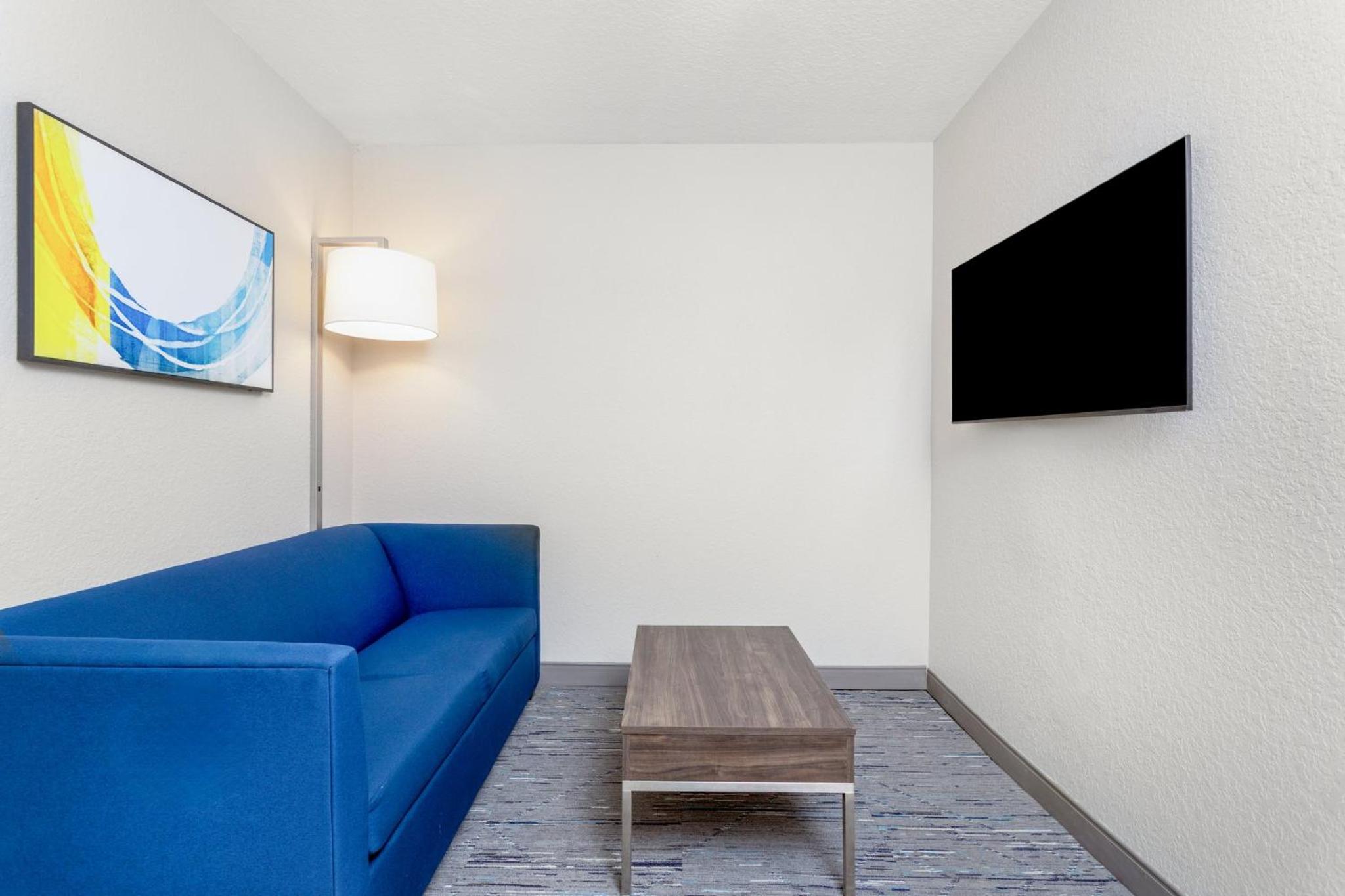 One-Bedroom Suite photo 1