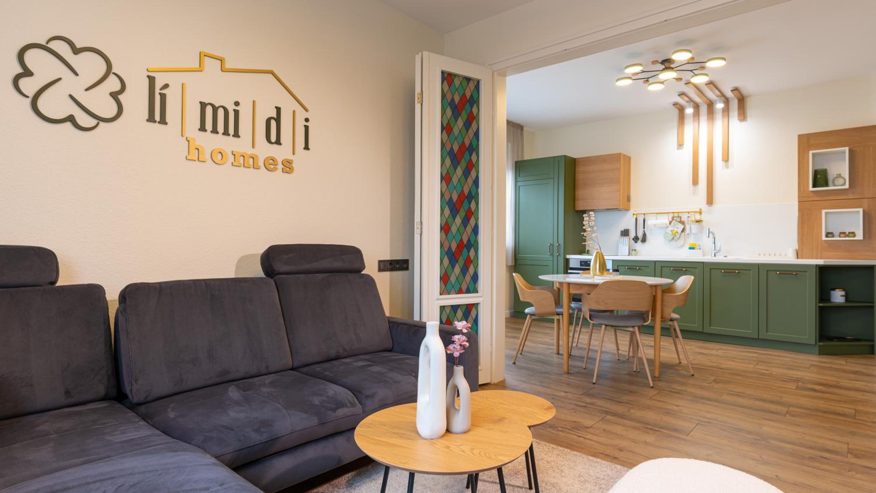 Two-Bedroom Apartment with Balcony and Terrace photo 2