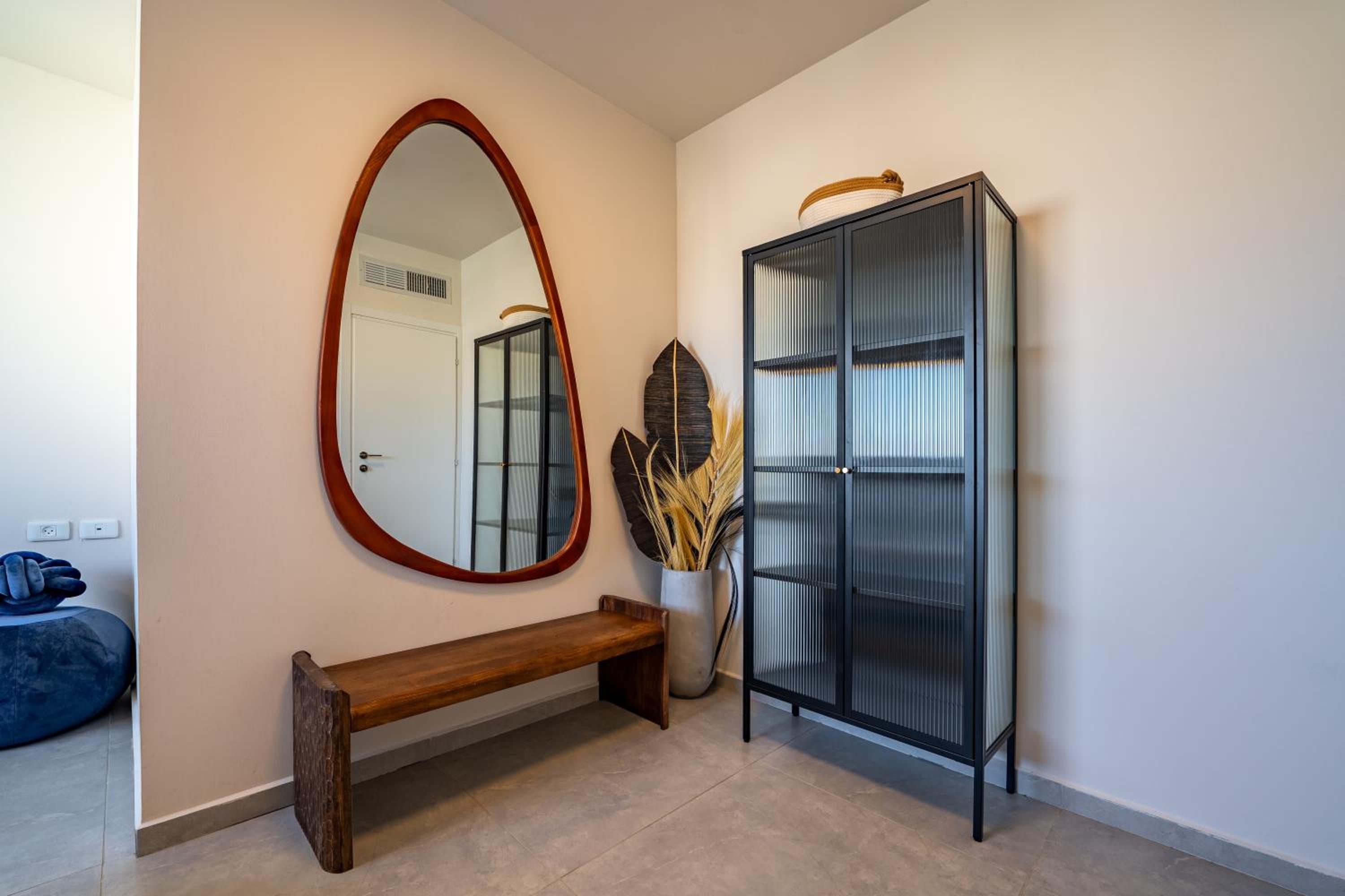 Two-Bedroom Apartment with Balcony and Sea View photo 2