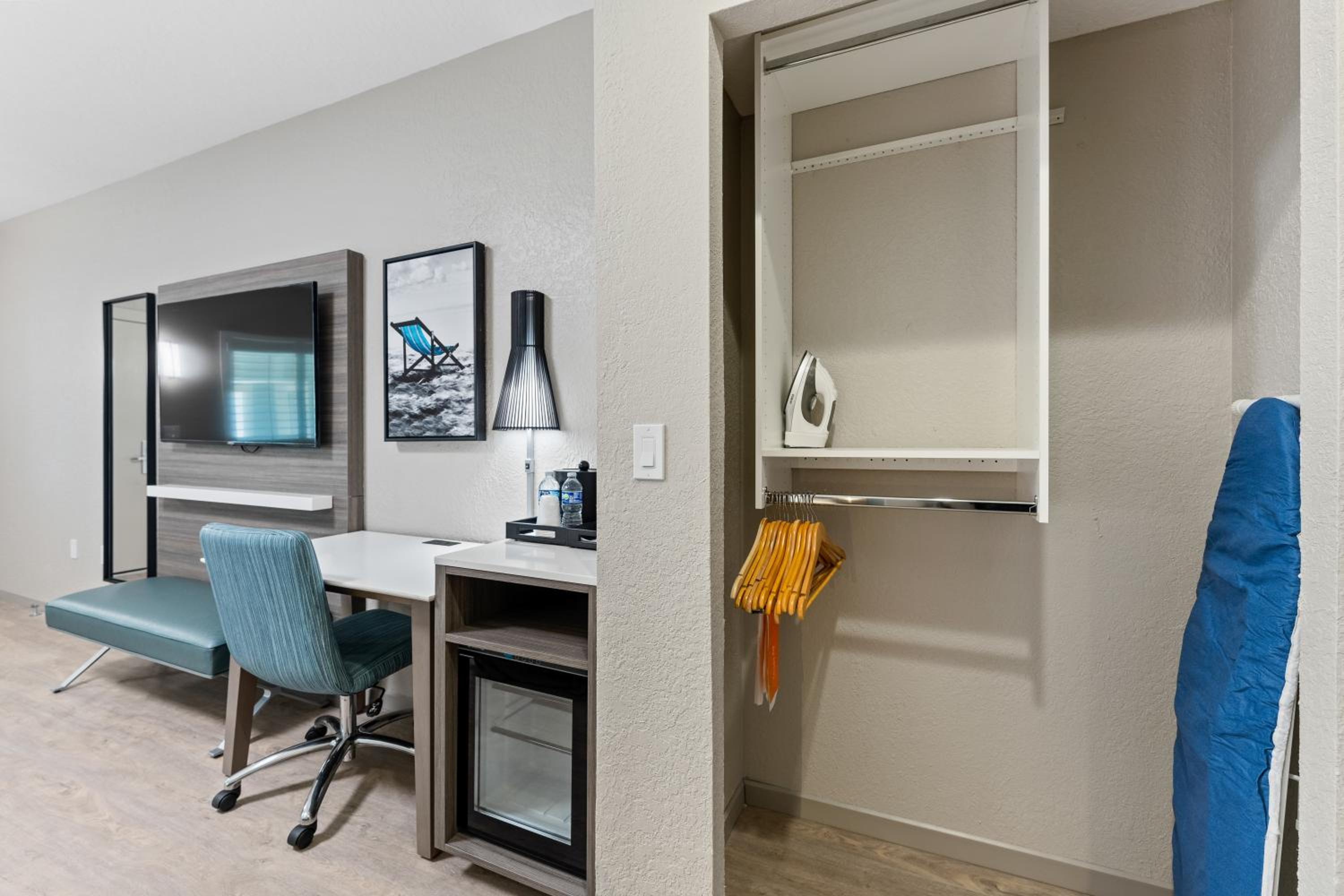 2 Queen Beds, Nonsmoking, Accessible