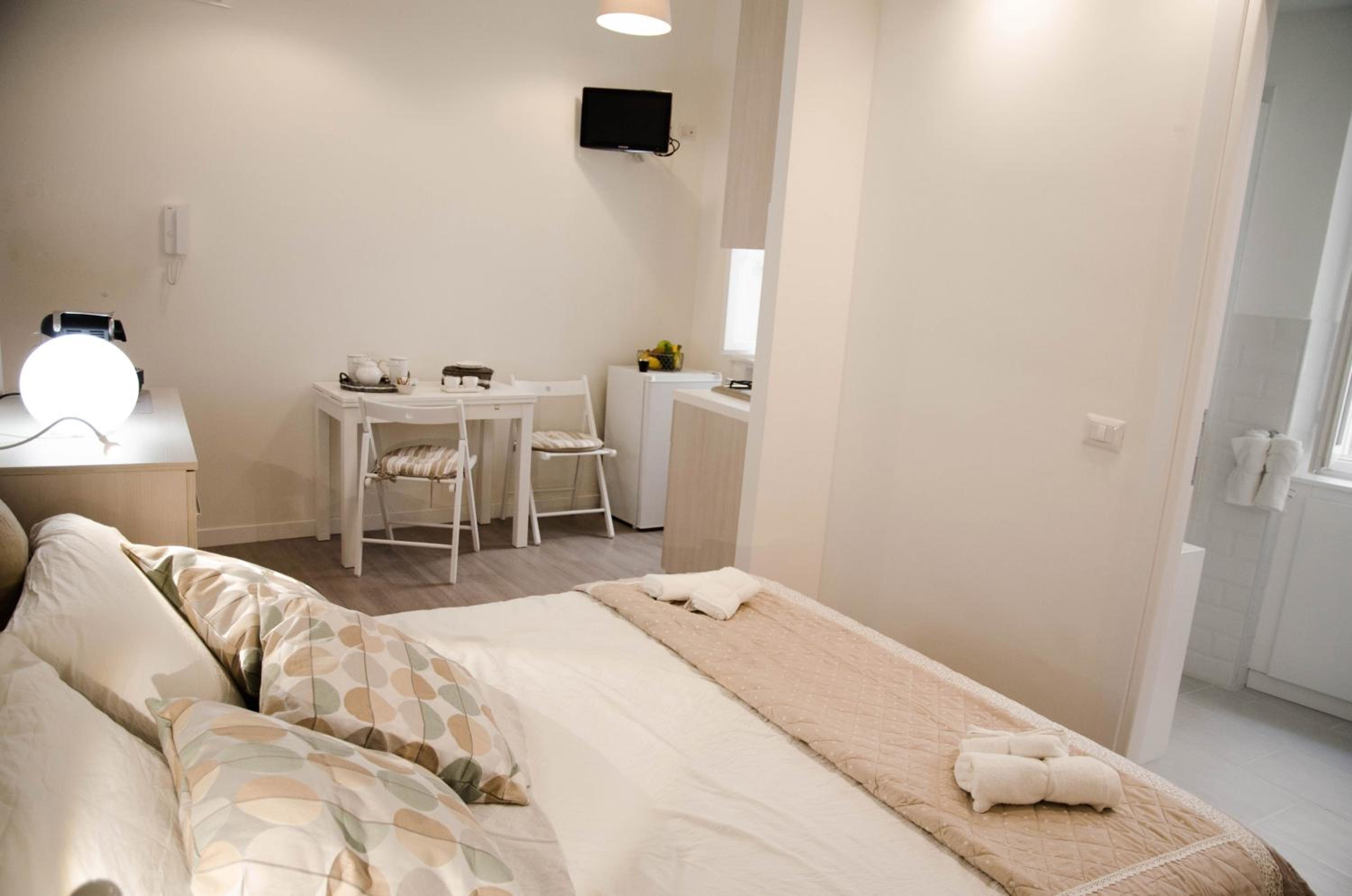 Studio Apartment photo 2