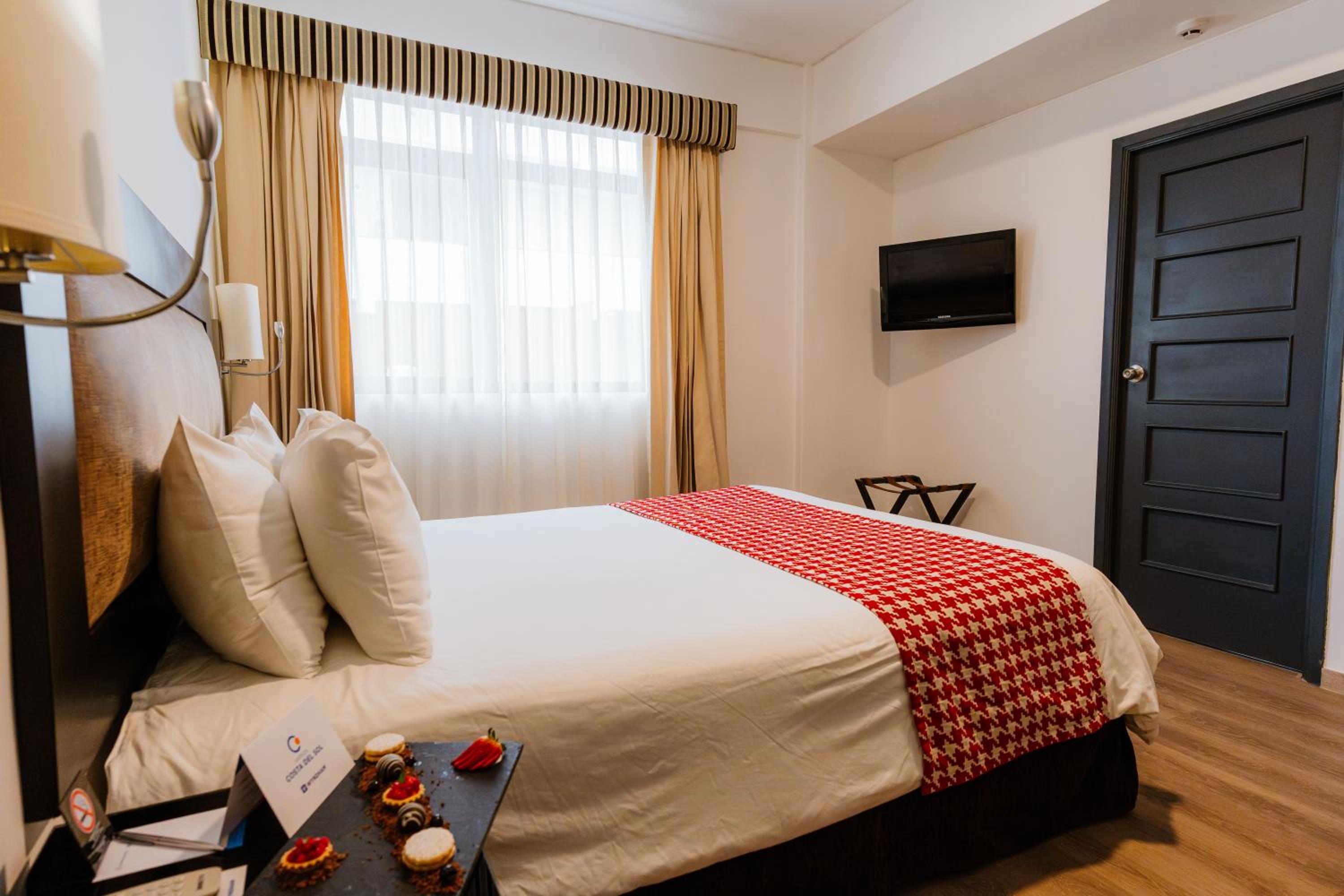 Standard Queen Room - Photo 15