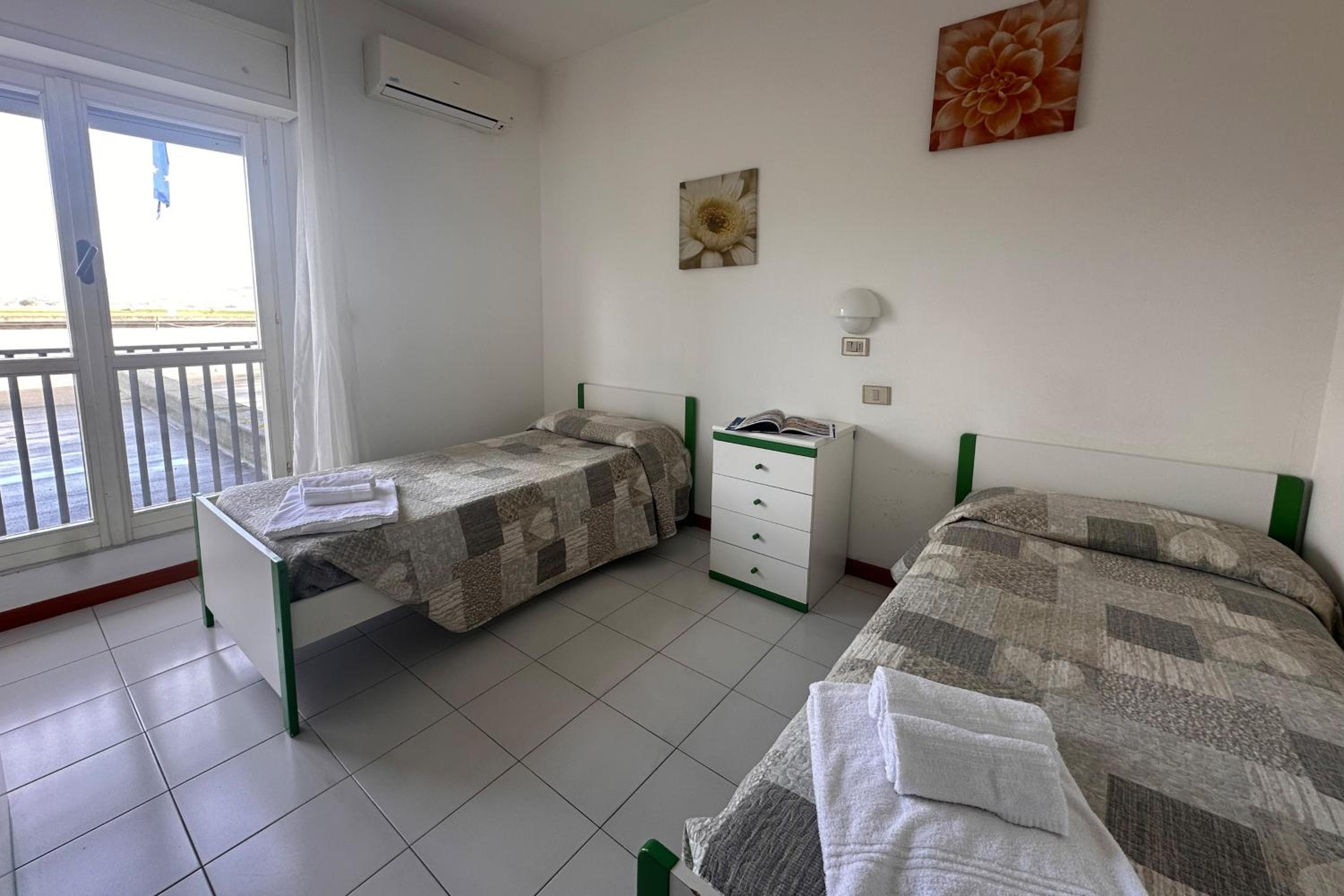 Superior Two-Bedroom Apartment with Air Conditioning and Terrace (6 Adults)