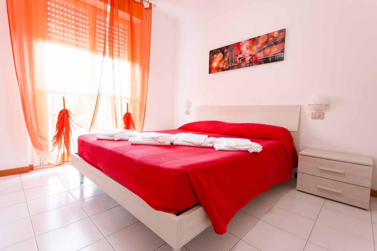 Two-Bedroom Apartment with Air Conditioning and Terrace (6 Adults)