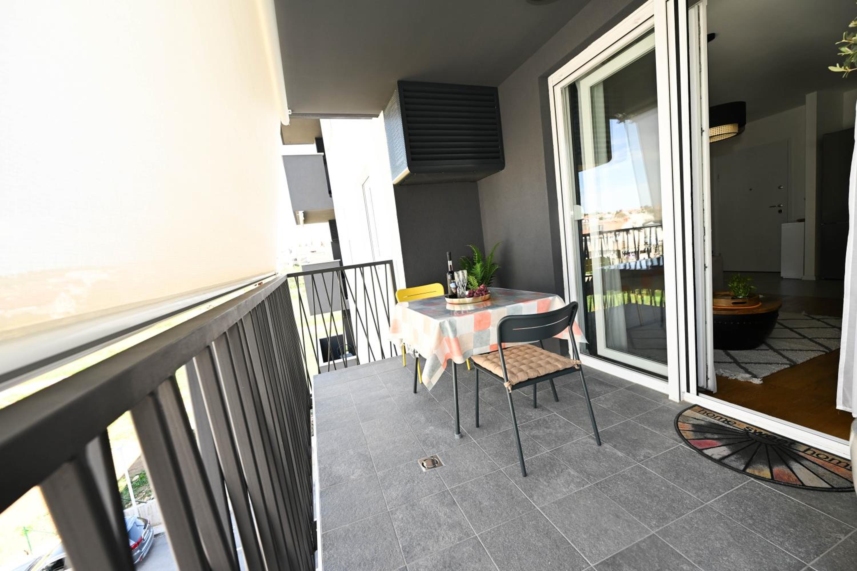 One-Bedroom Deluxe Apartment