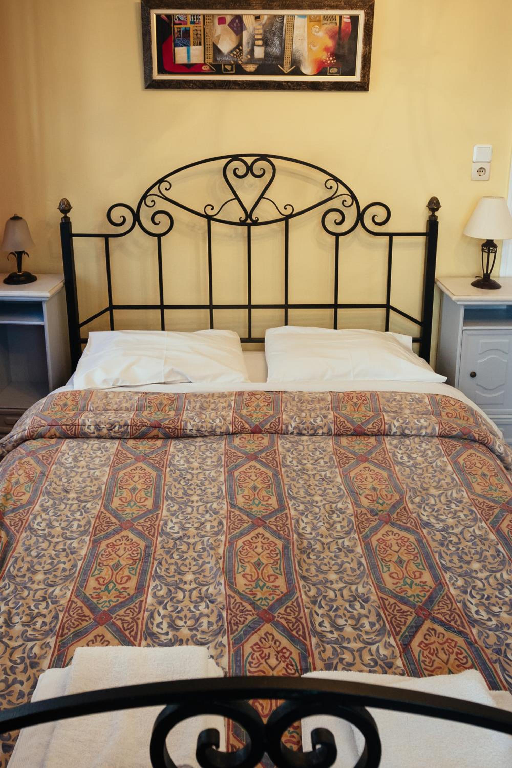 Best Rate Double Room - Building D - Photo 7