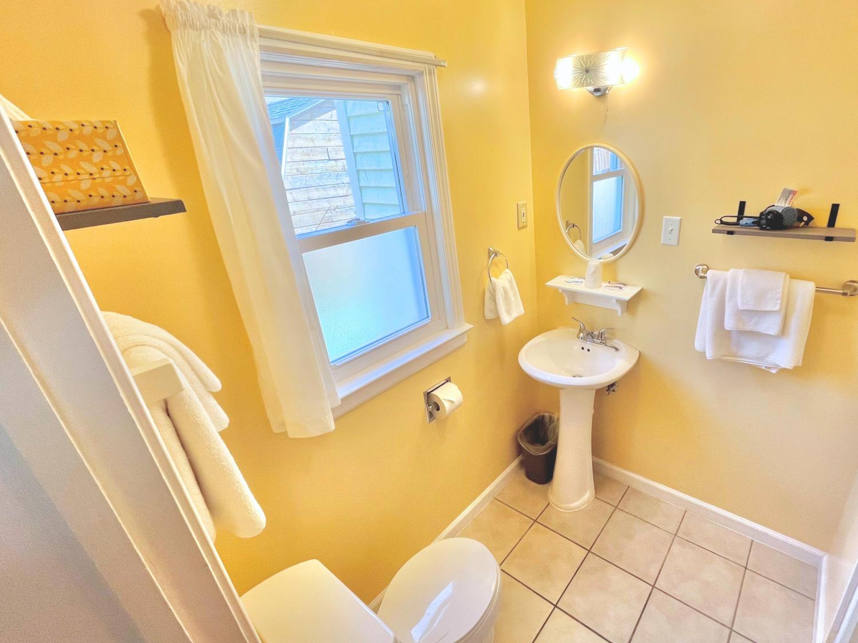 Deluxe King Room photo 2