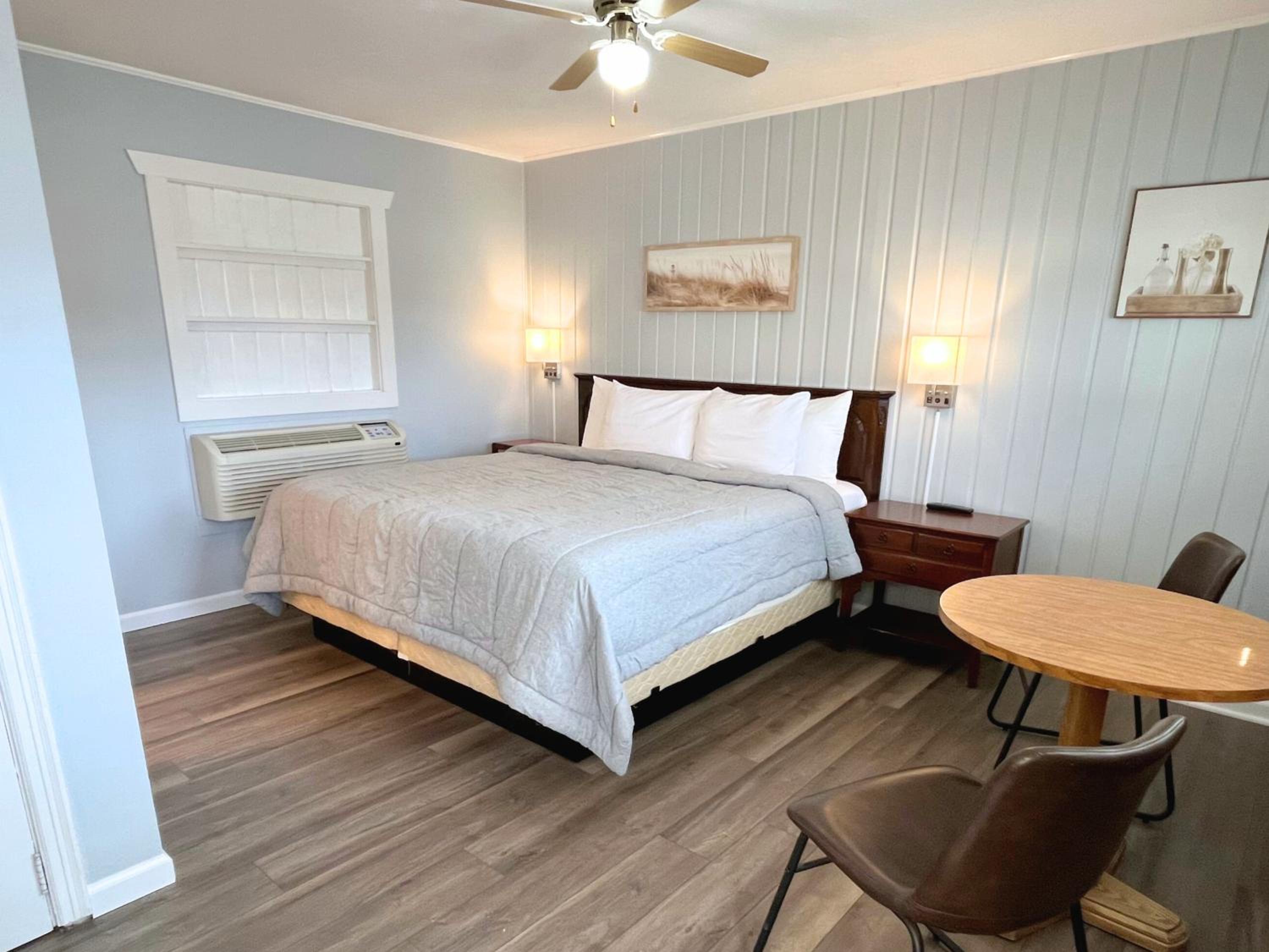 Deluxe King Room photo 1