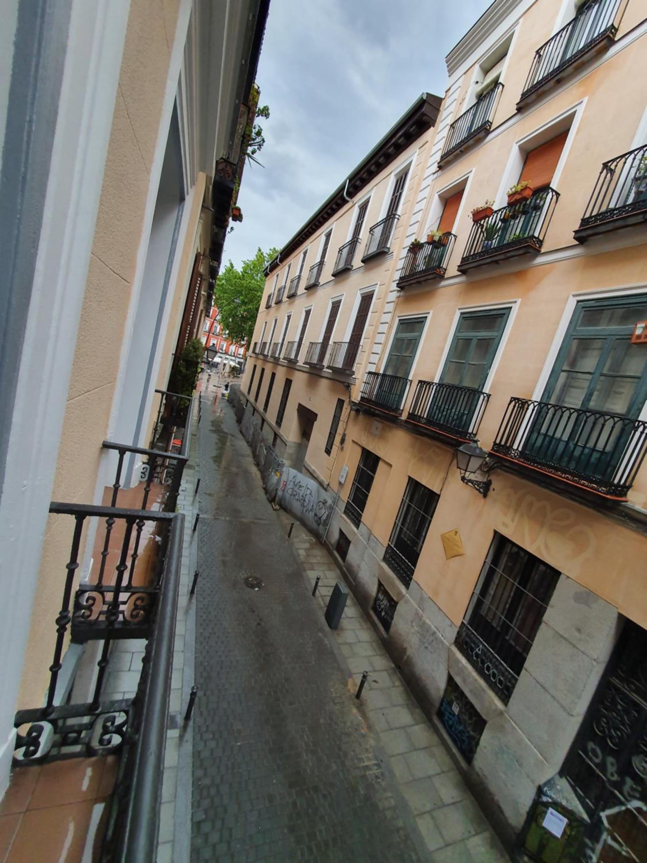 Deluxe Double Room with Balcony photo 3
