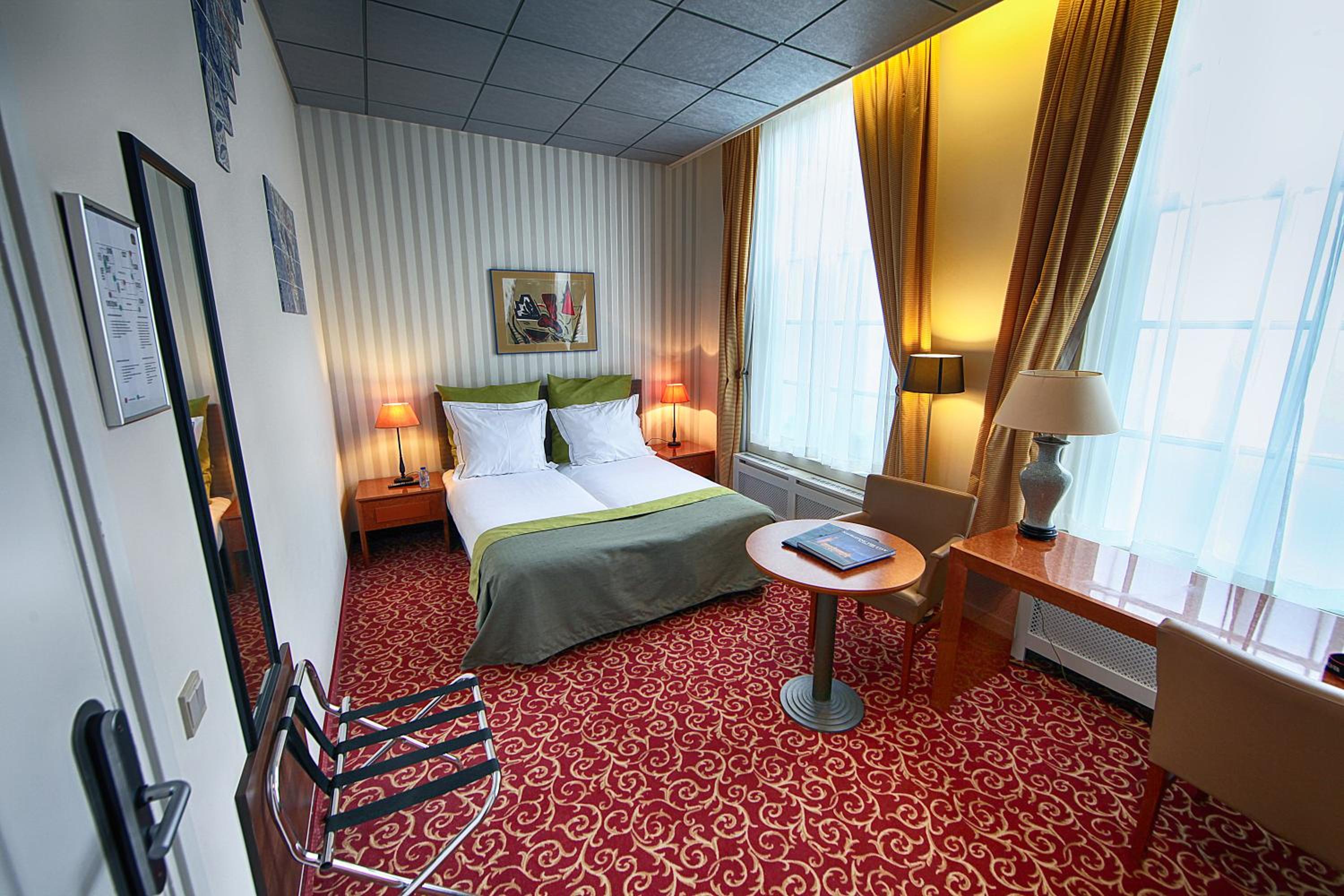 Deluxe Double Or Twin Room - Photo 14