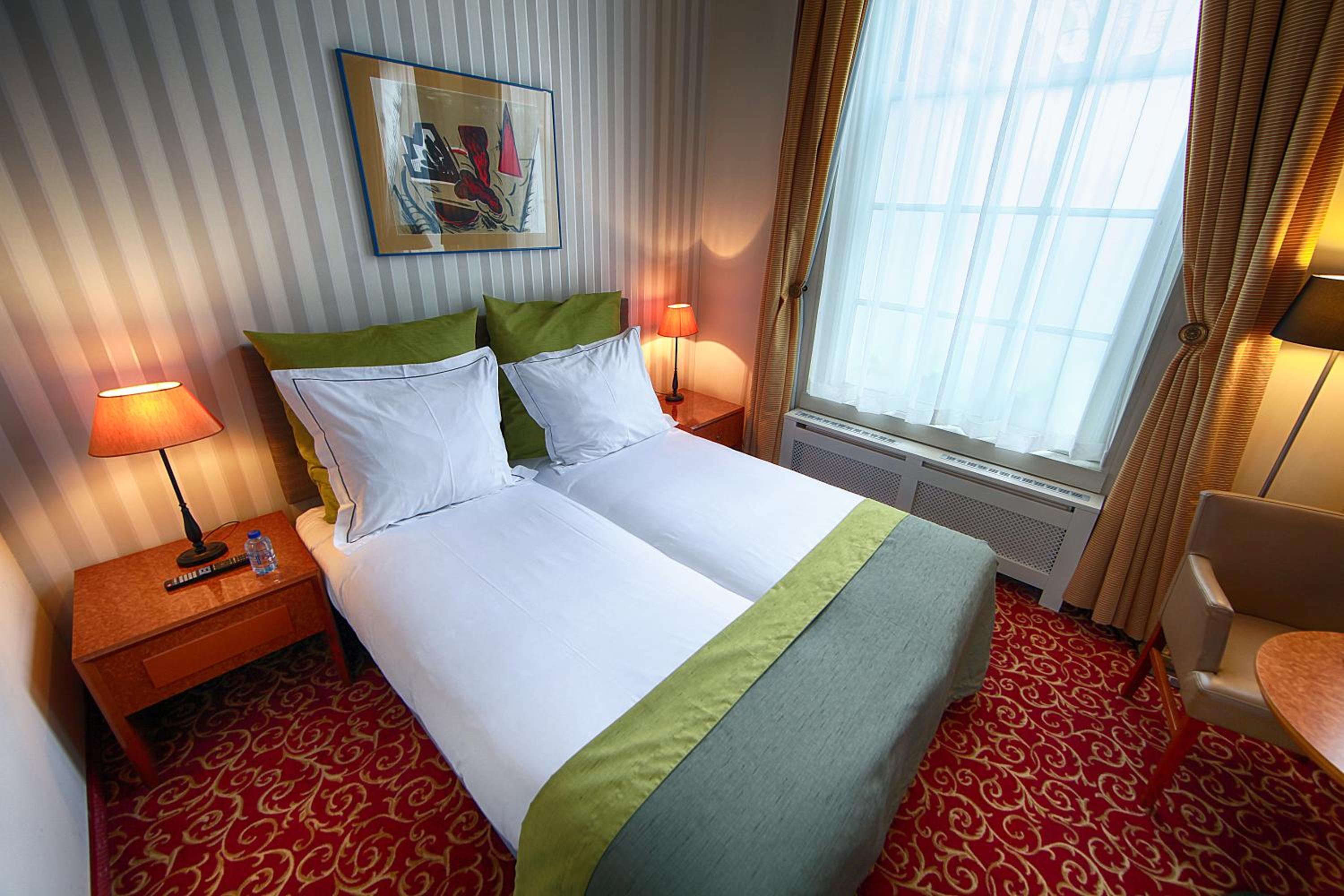 Deluxe Double Or Twin Room - Photo 15