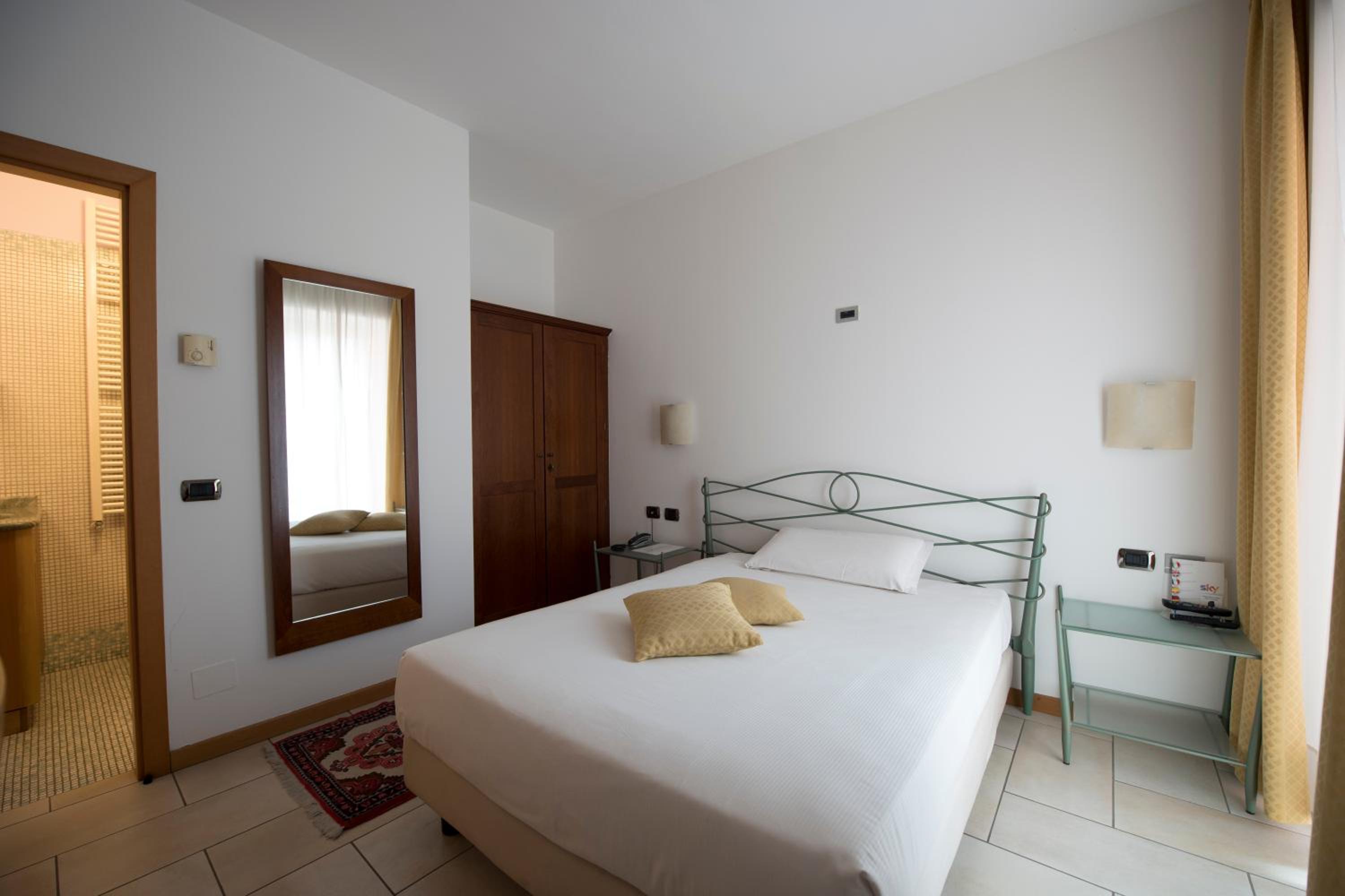 Single Room photo 3