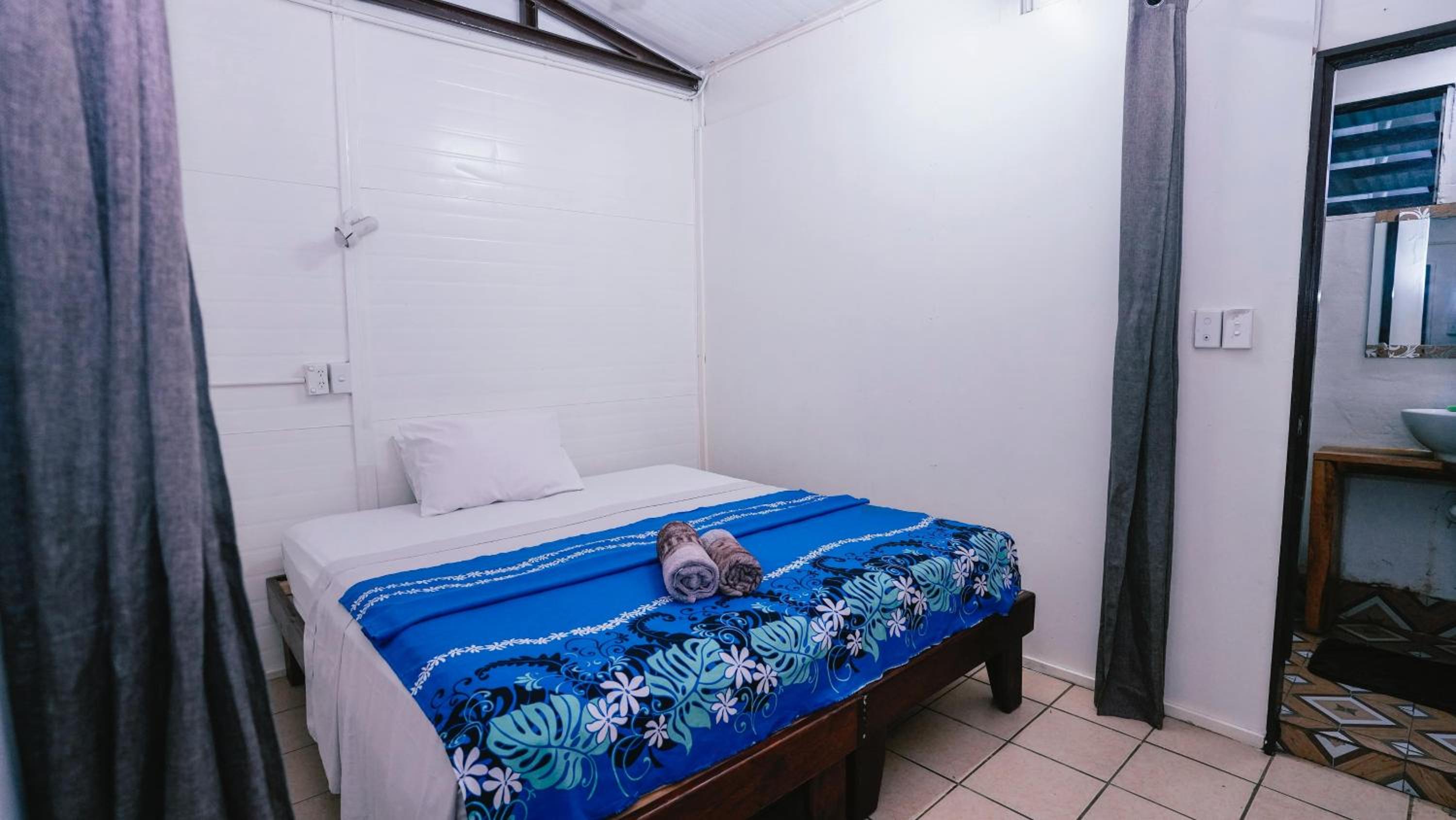 Quadruple Room with Private Bathroom photo 3