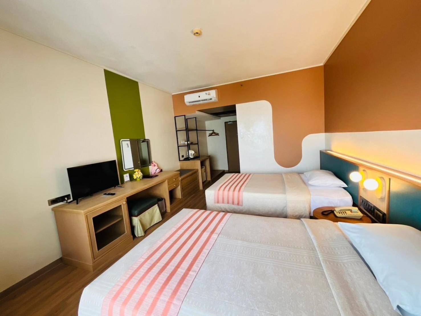 Grand Executive Room - Photo 5