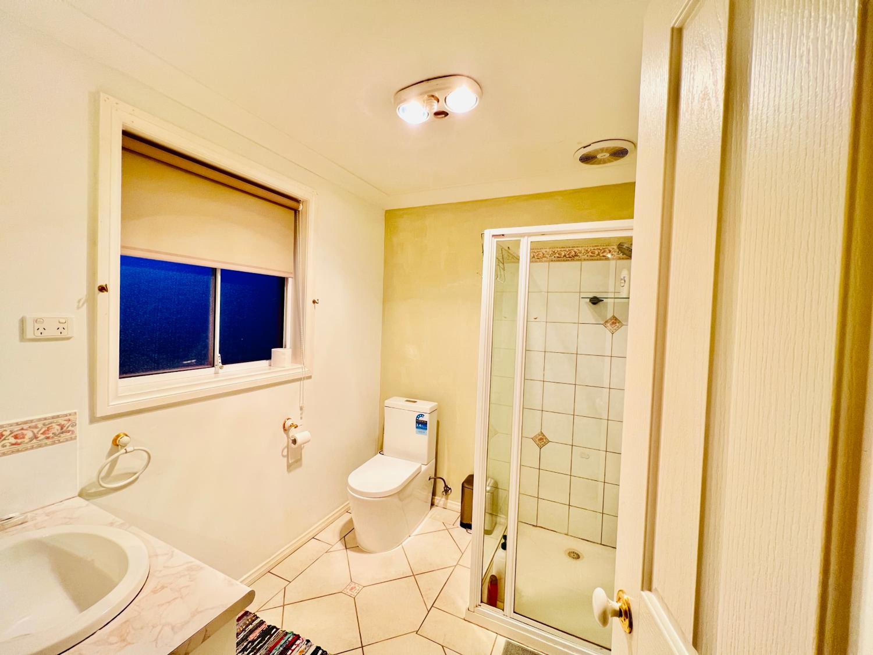 Deluxe King Suite photo 2