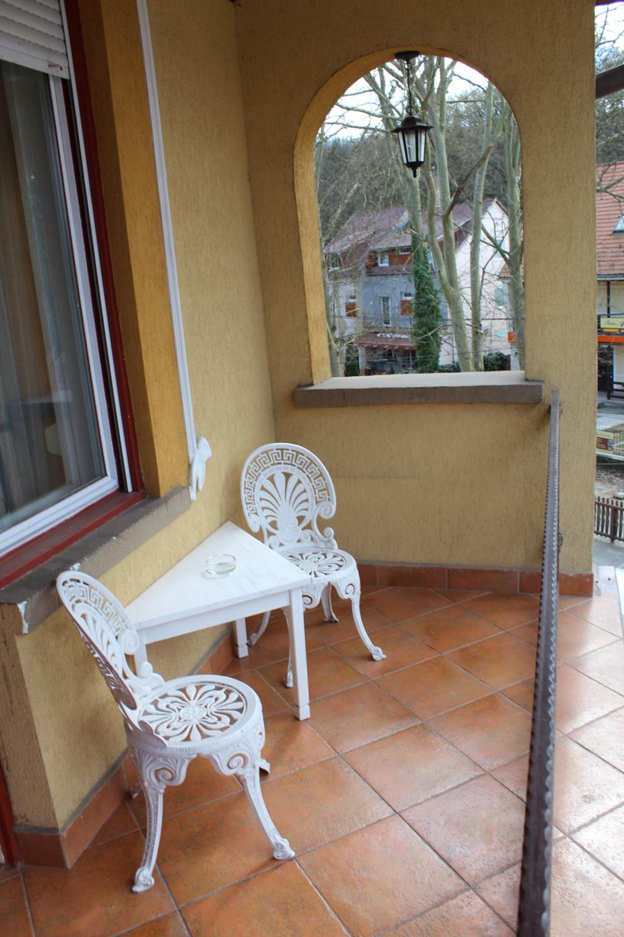 Apartment 6 Adults photo 1