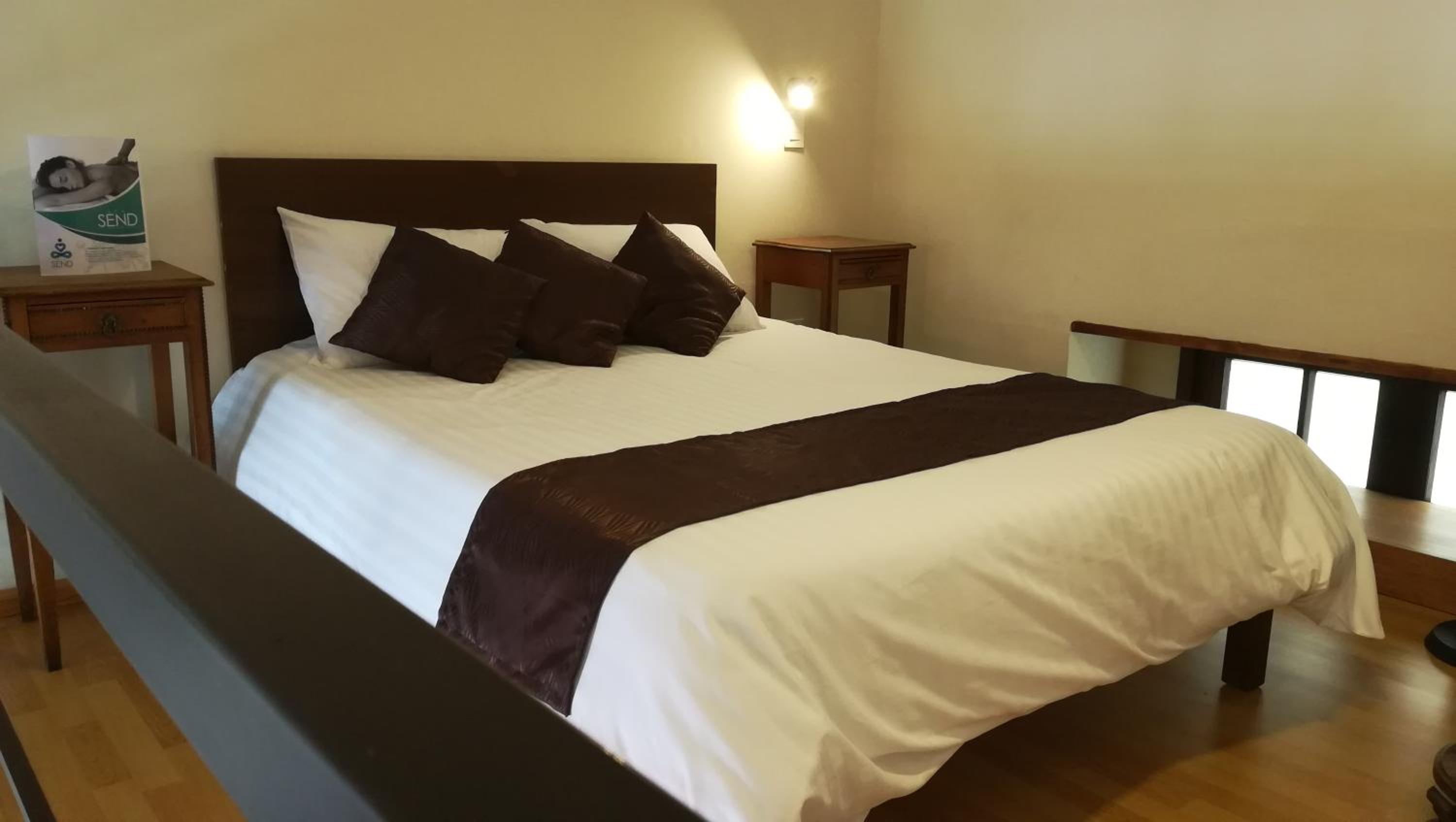Standard Queen Room