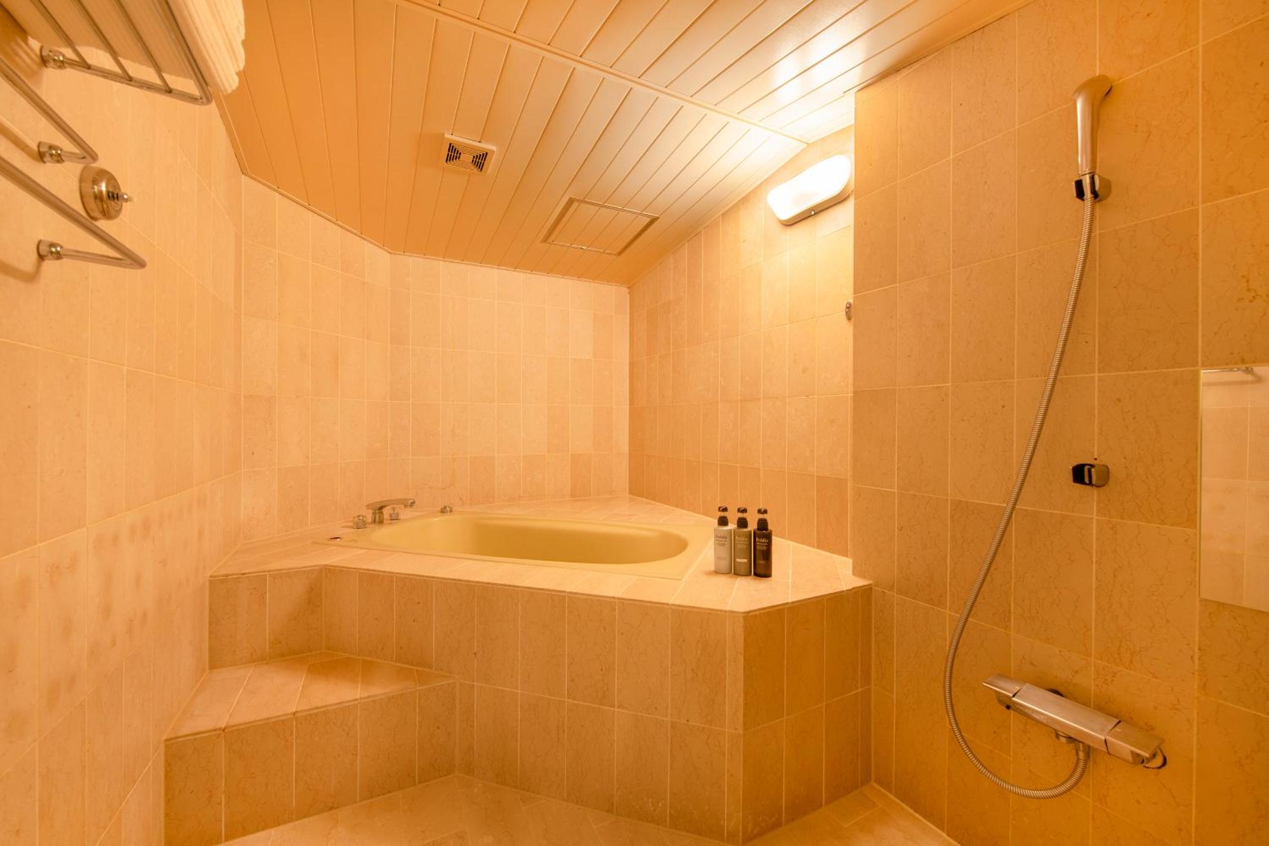 Junior Suite-Mountain Side for 2 people - Non-Smoking - Photo 4