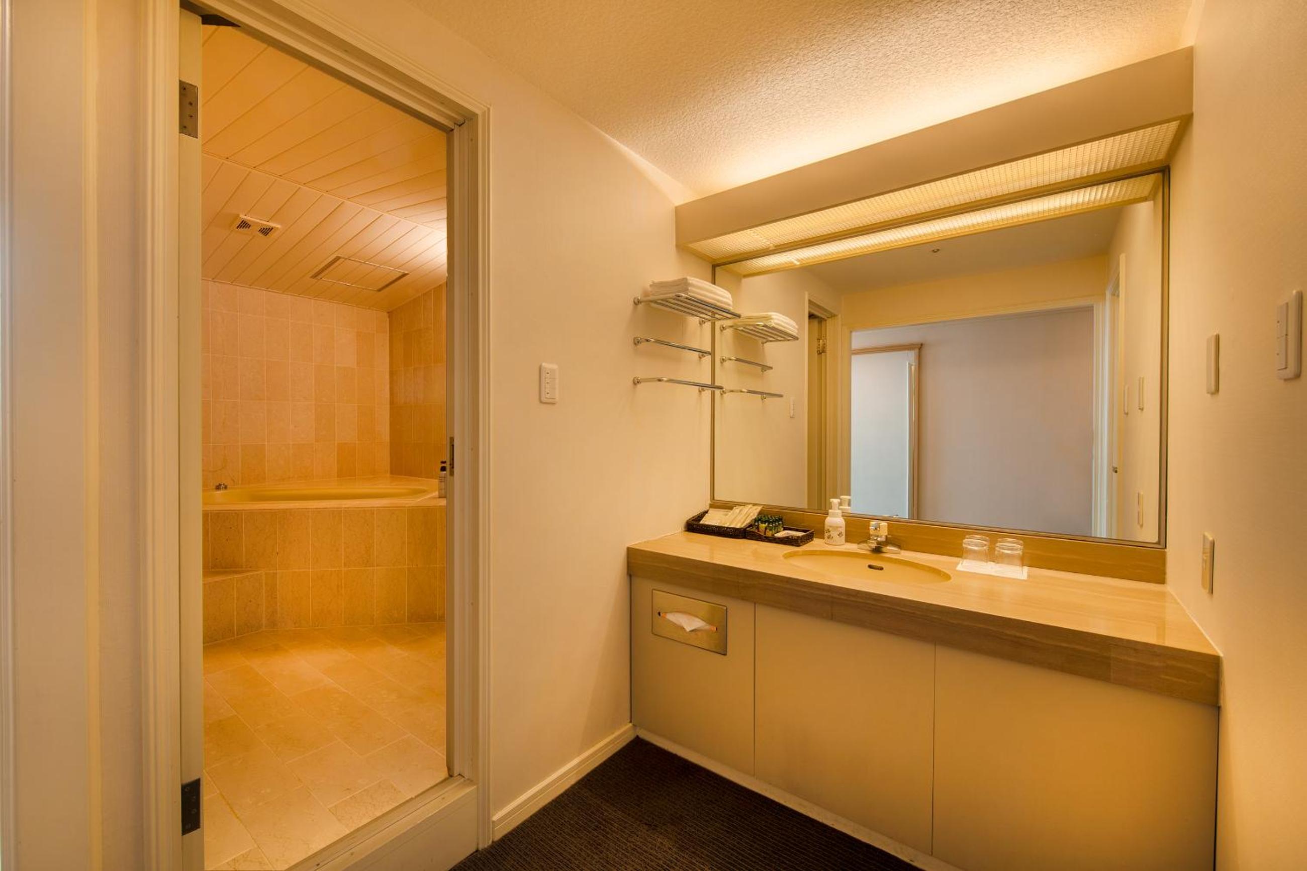 Junior Suite-Mountain Side for 2 people - Non-Smoking - Photo 5