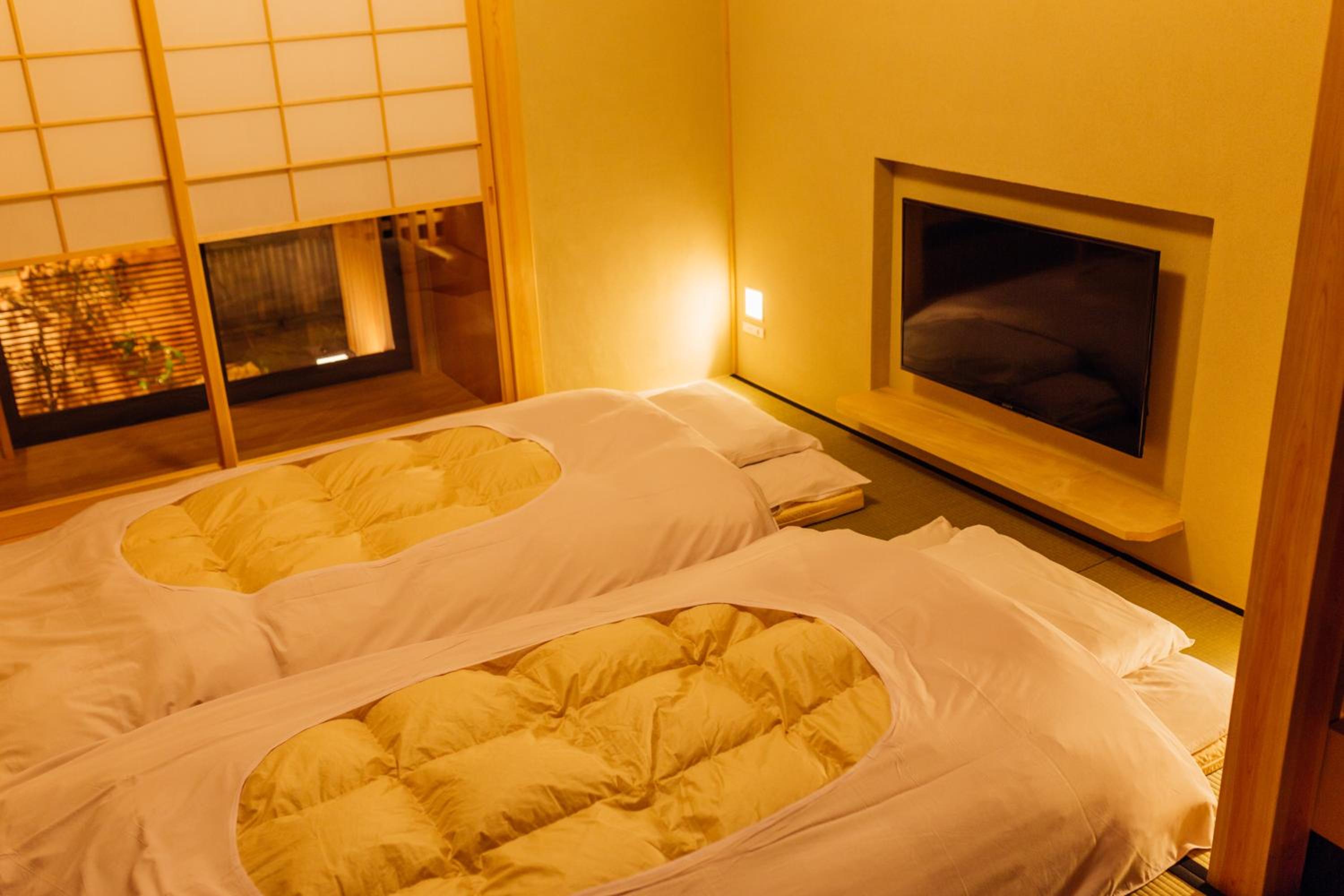 Japanese-Style Townhouse - Photo 32