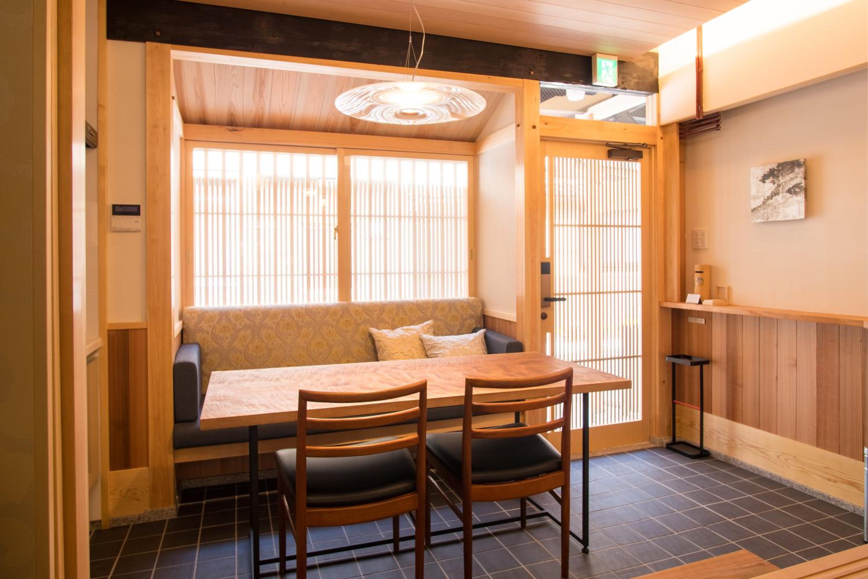 Japanese-Style Townhouse - Photo 33